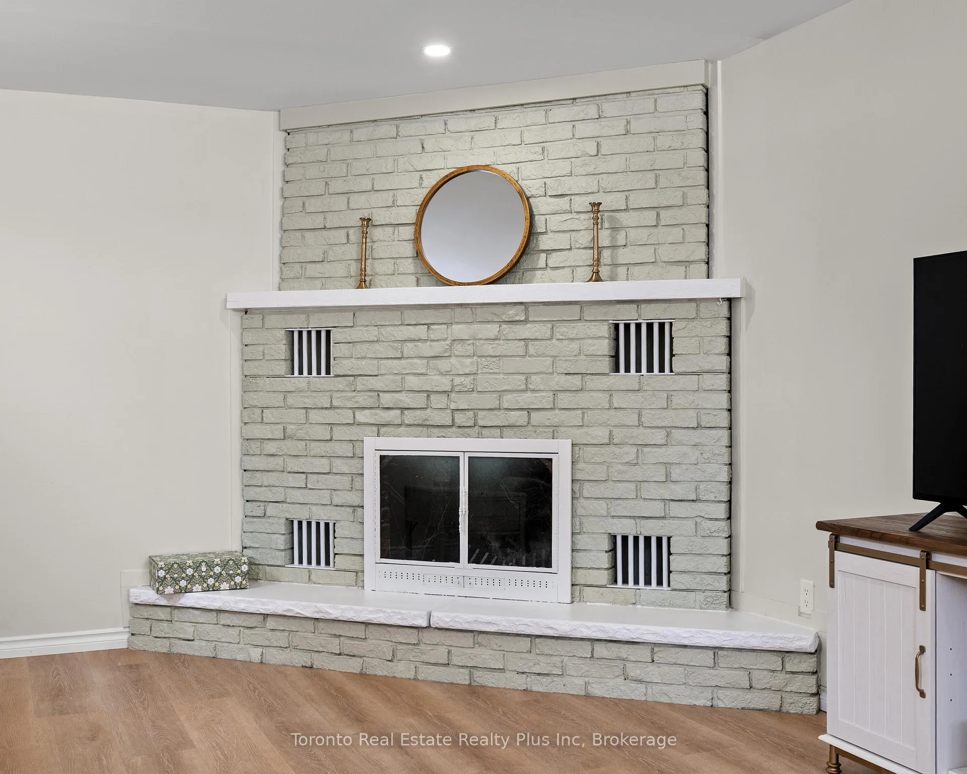 Photo 26 of 528 Greenbrook Drive, Kitchener — HOMEH