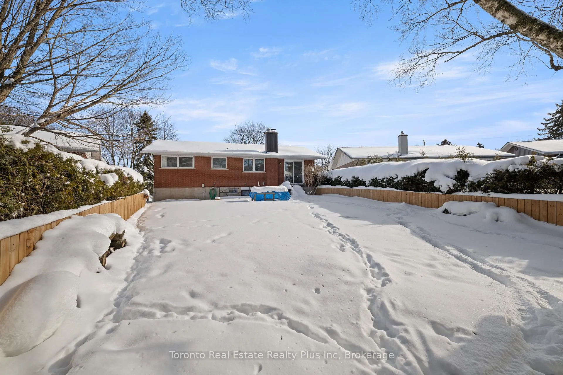 Photo 32 of 528 Greenbrook Drive, Kitchener — HOMEH