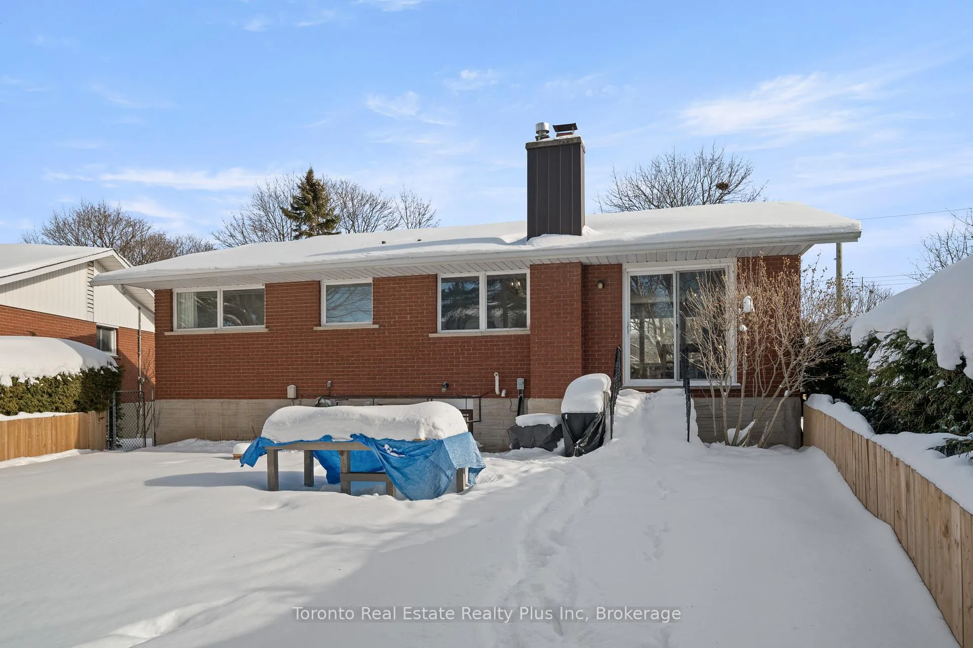 Photo 33 of 528 Greenbrook Drive, Kitchener — HOMEH