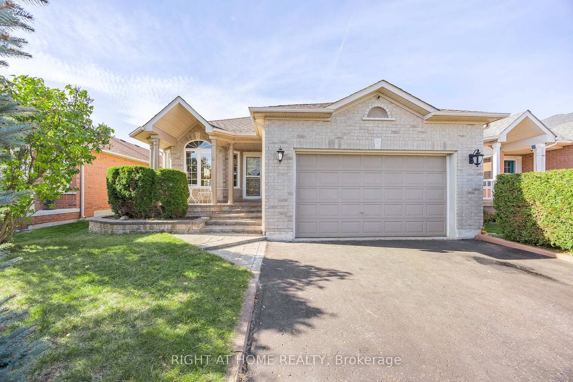 Photo 1 of 8 Duval Drive, Barrie, East Bayfield — HOMEH