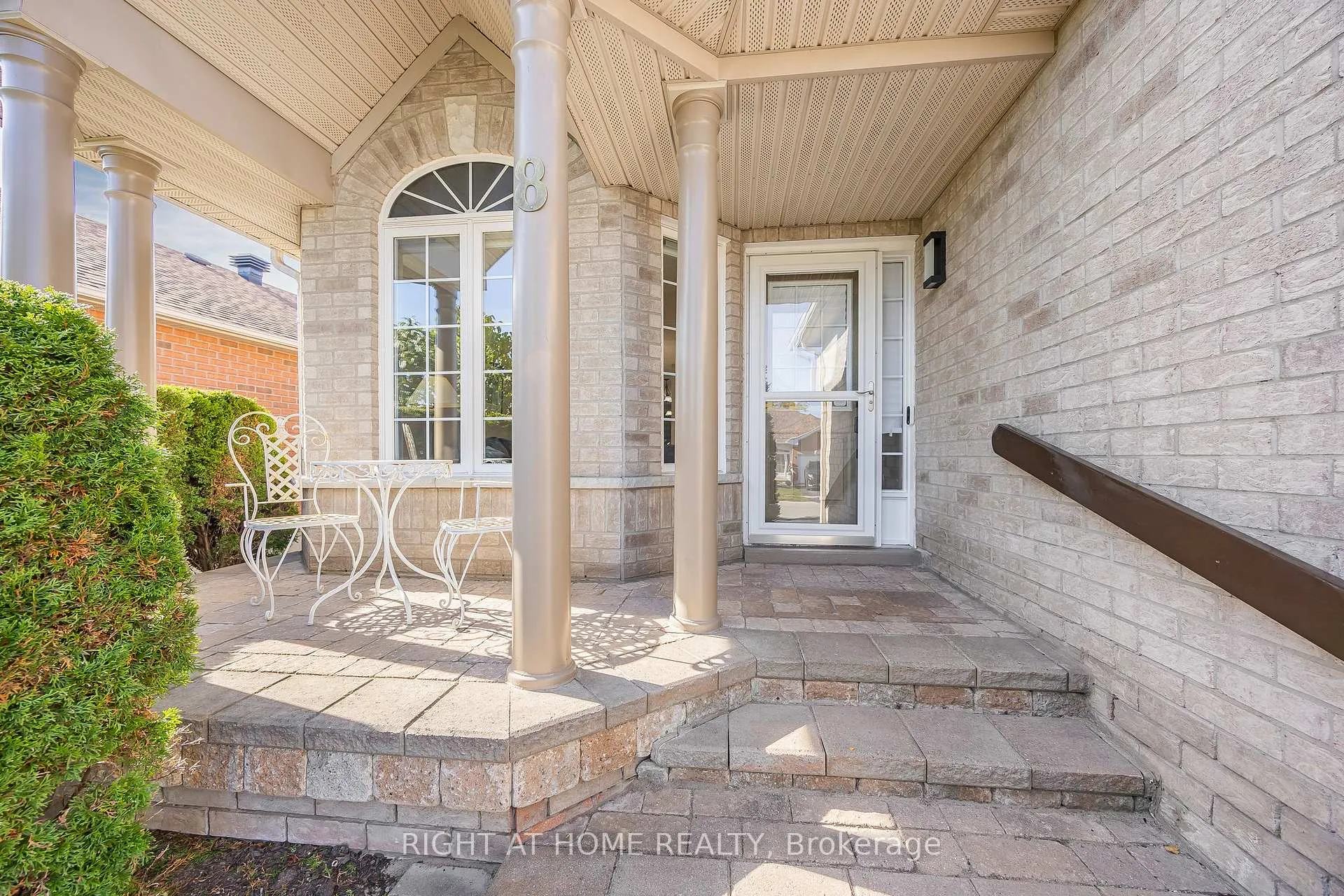 Photo 3 of 8 Duval Drive, Barrie, East Bayfield — HOMEH