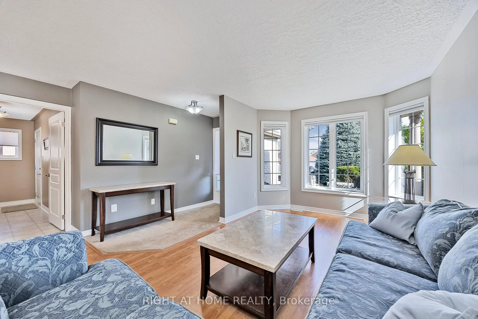 Photo 6 of 8 Duval Drive, Barrie, East Bayfield — HOMEH