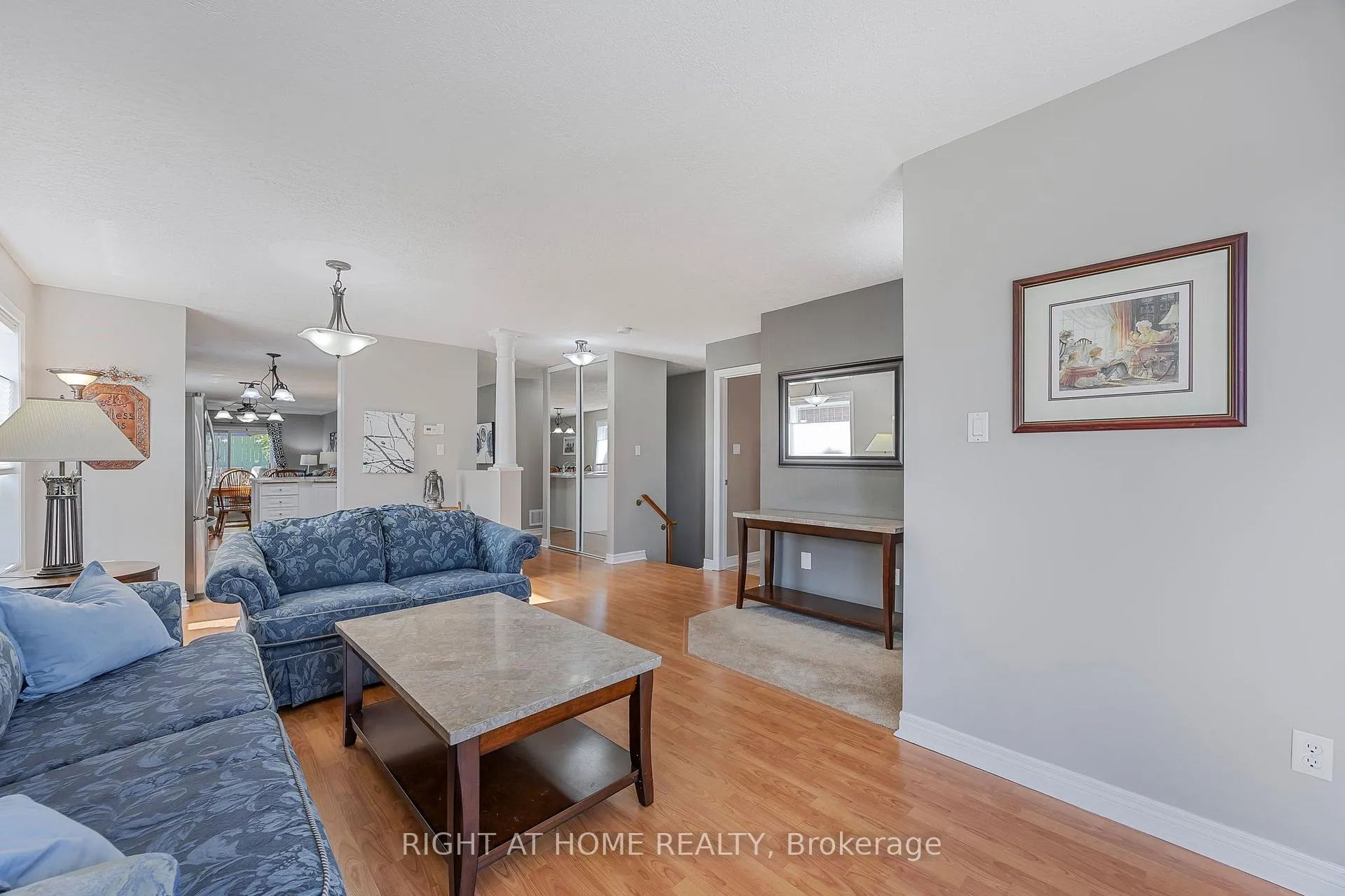 Photo 7 of 8 Duval Drive, Barrie, East Bayfield — HOMEH