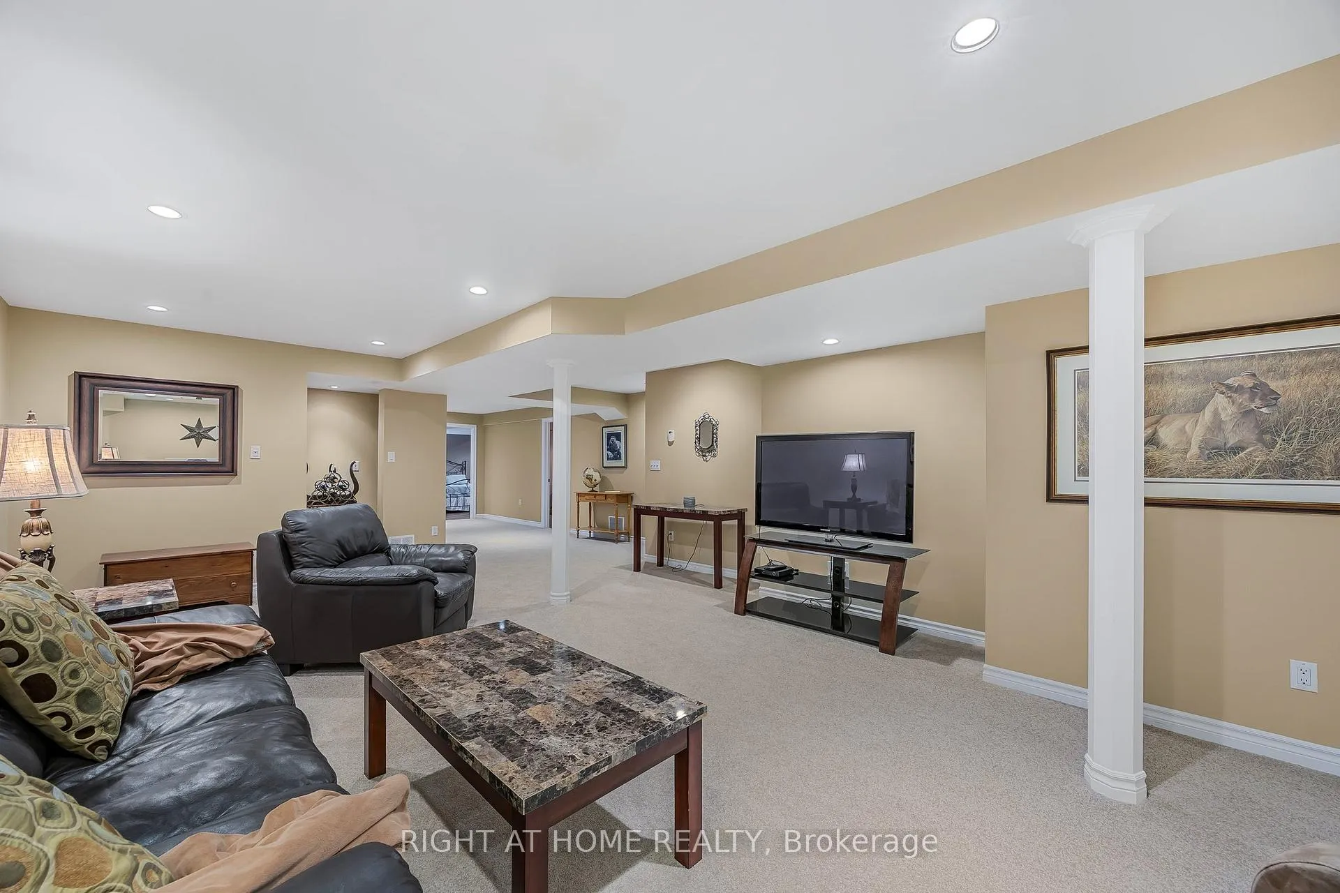 Photo 25 of 8 Duval Drive, Barrie, East Bayfield — HOMEH