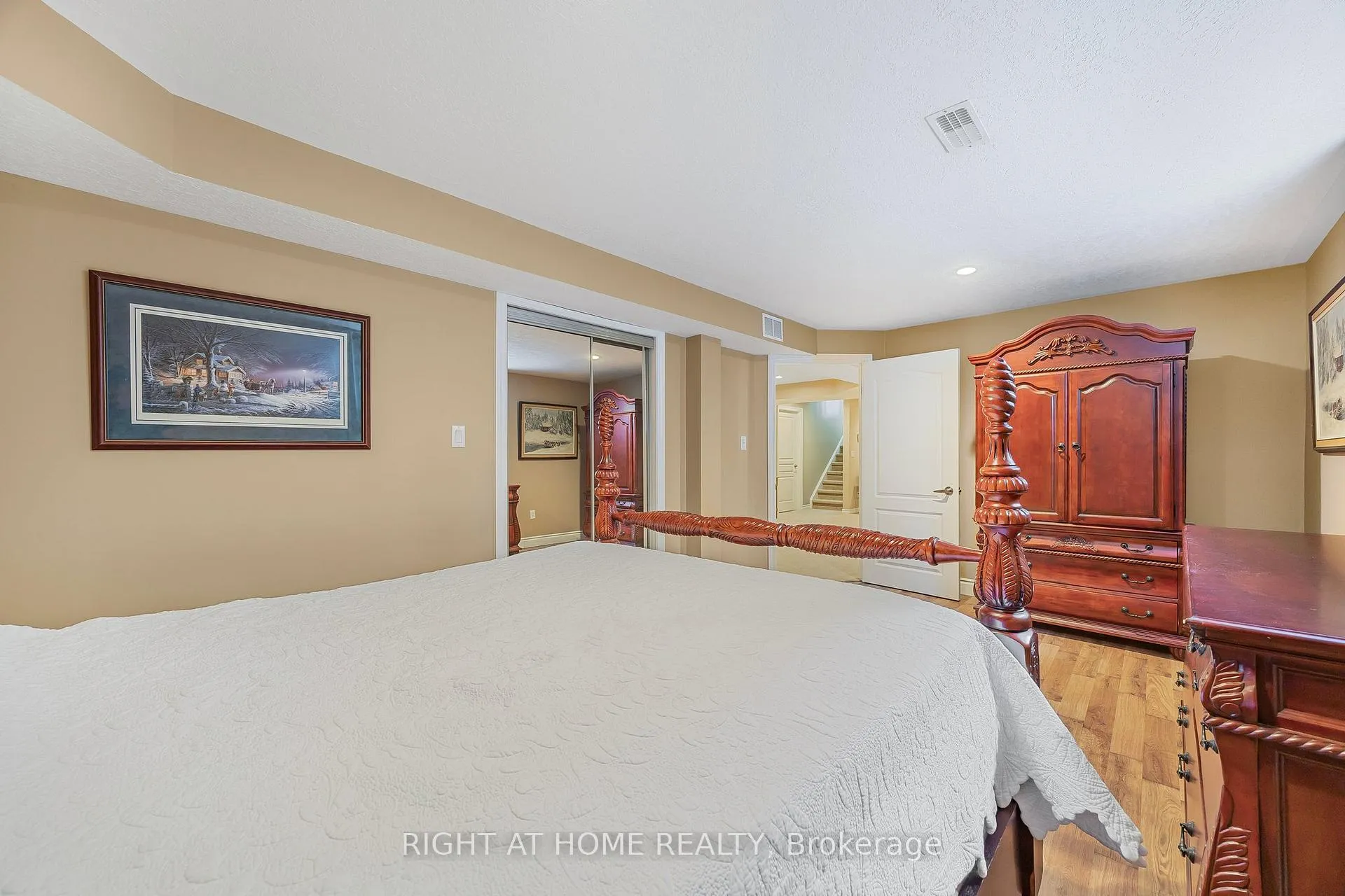 Photo 28 of 8 Duval Drive, Barrie, East Bayfield — HOMEH