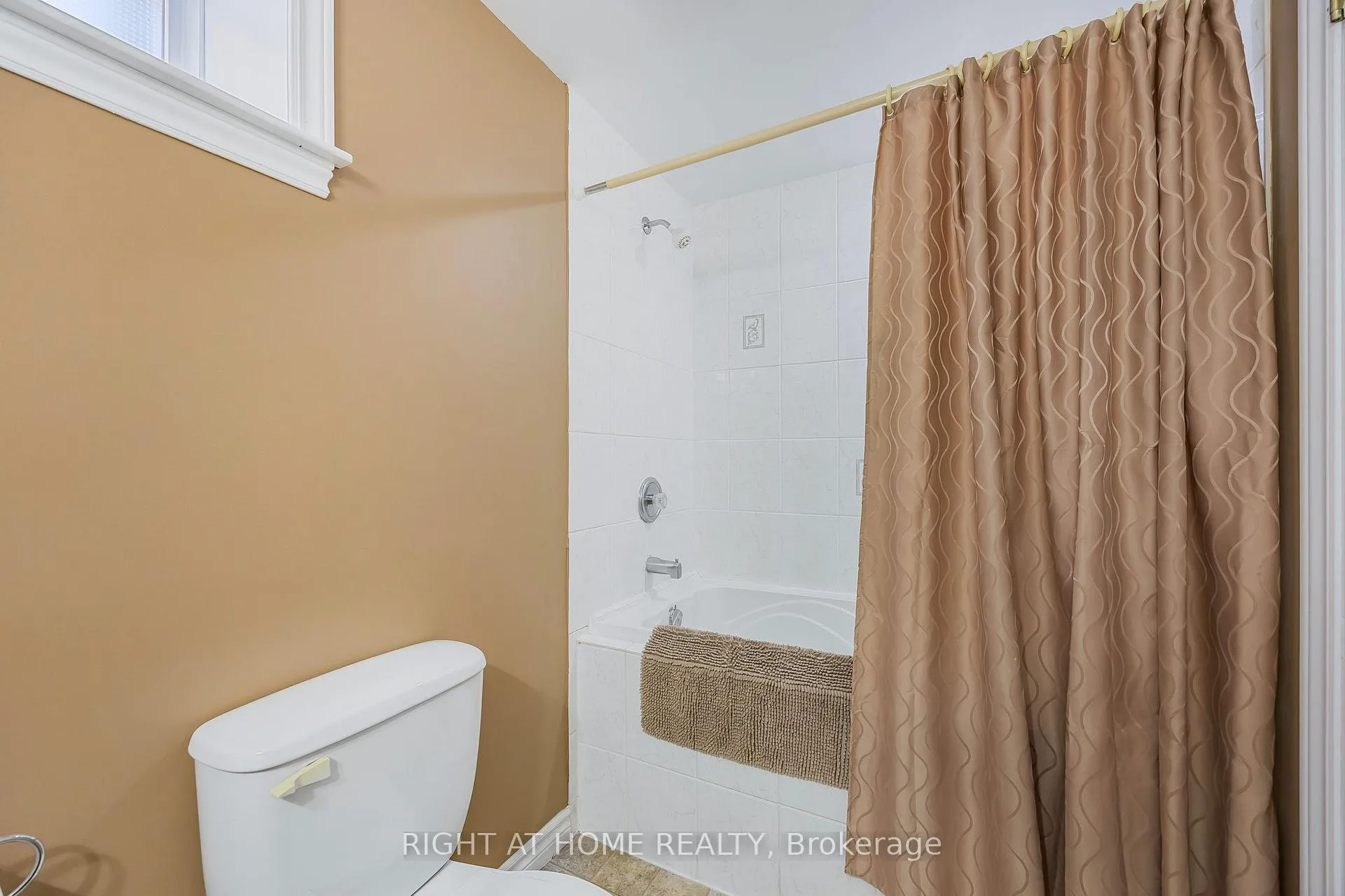 Photo 33 of 8 Duval Drive, Barrie, East Bayfield — HOMEH