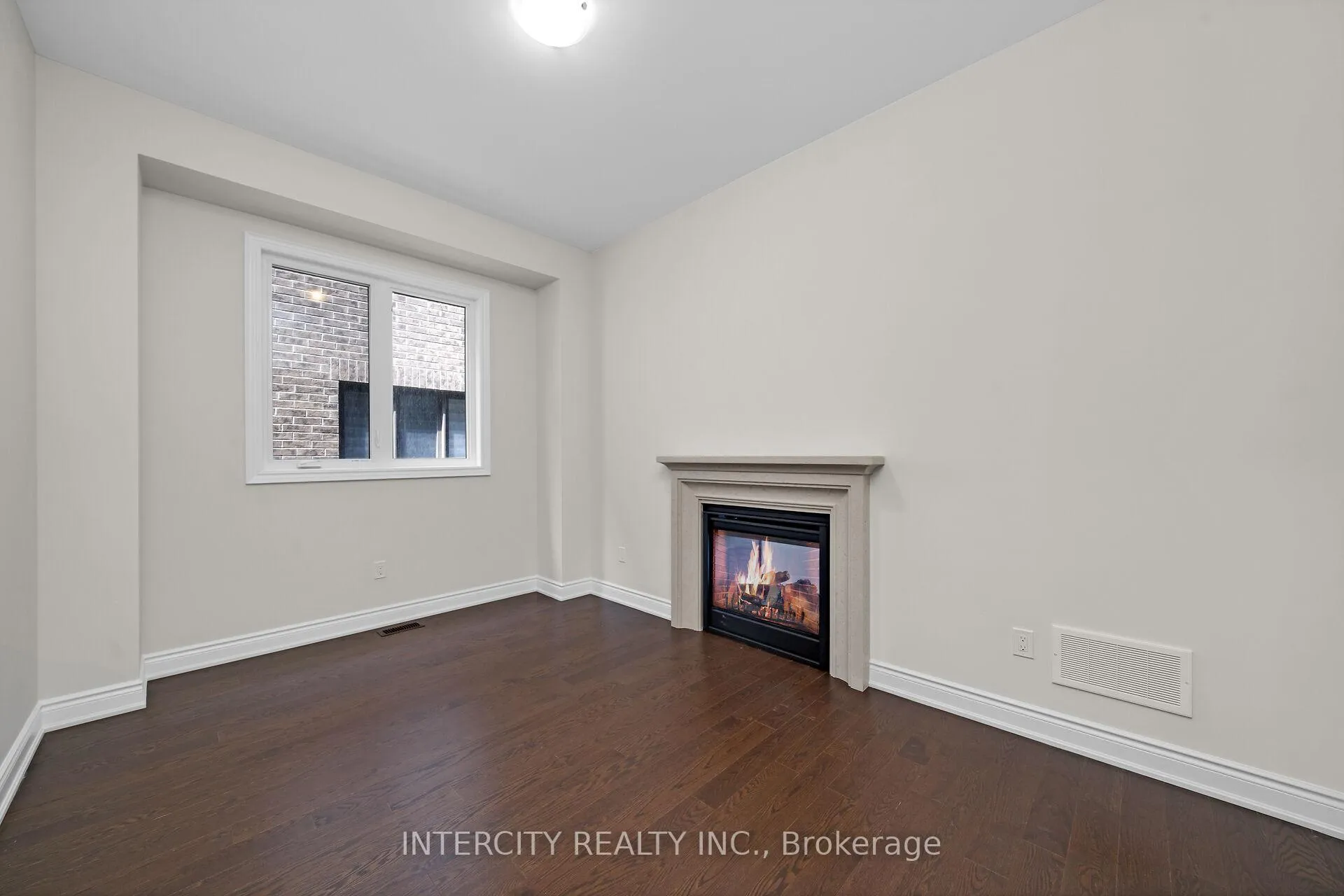 Photo 8 of 85 Terravista Crescent, Vaughan, Kleinburg — HOMEH