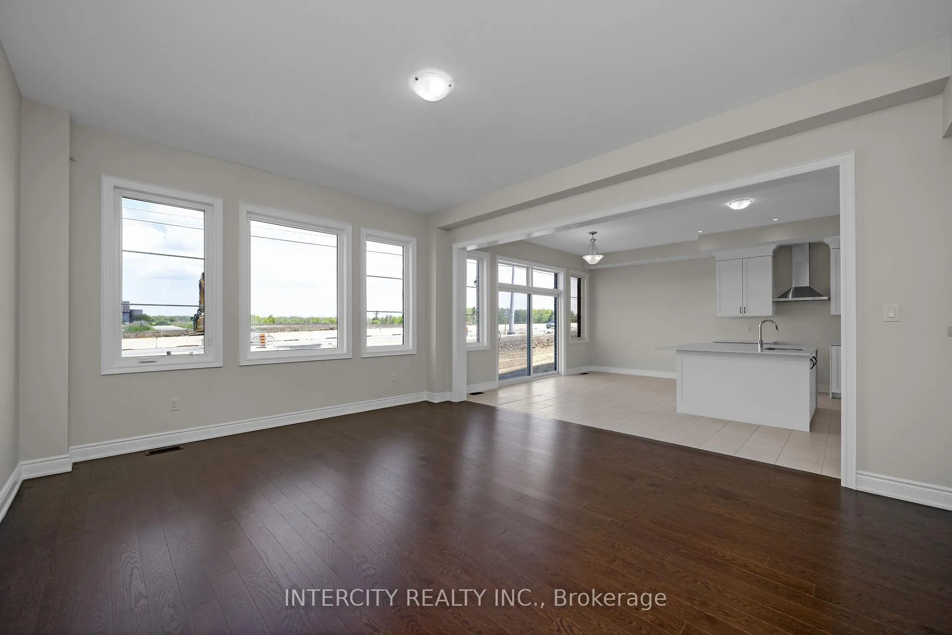 Photo 10 of 85 Terravista Crescent, Vaughan, Kleinburg — HOMEH