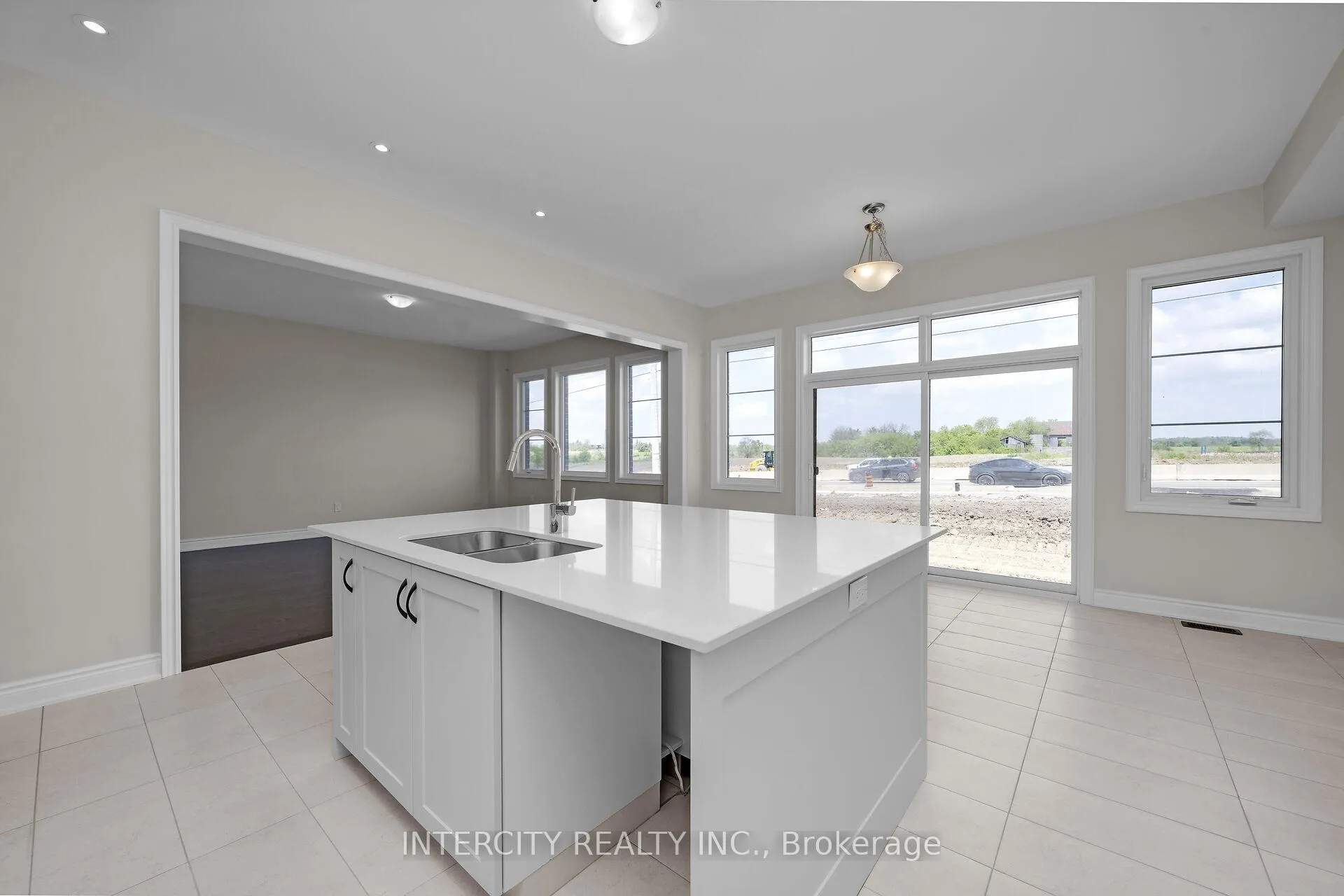 Photo 15 of 85 Terravista Crescent, Vaughan, Kleinburg — HOMEH