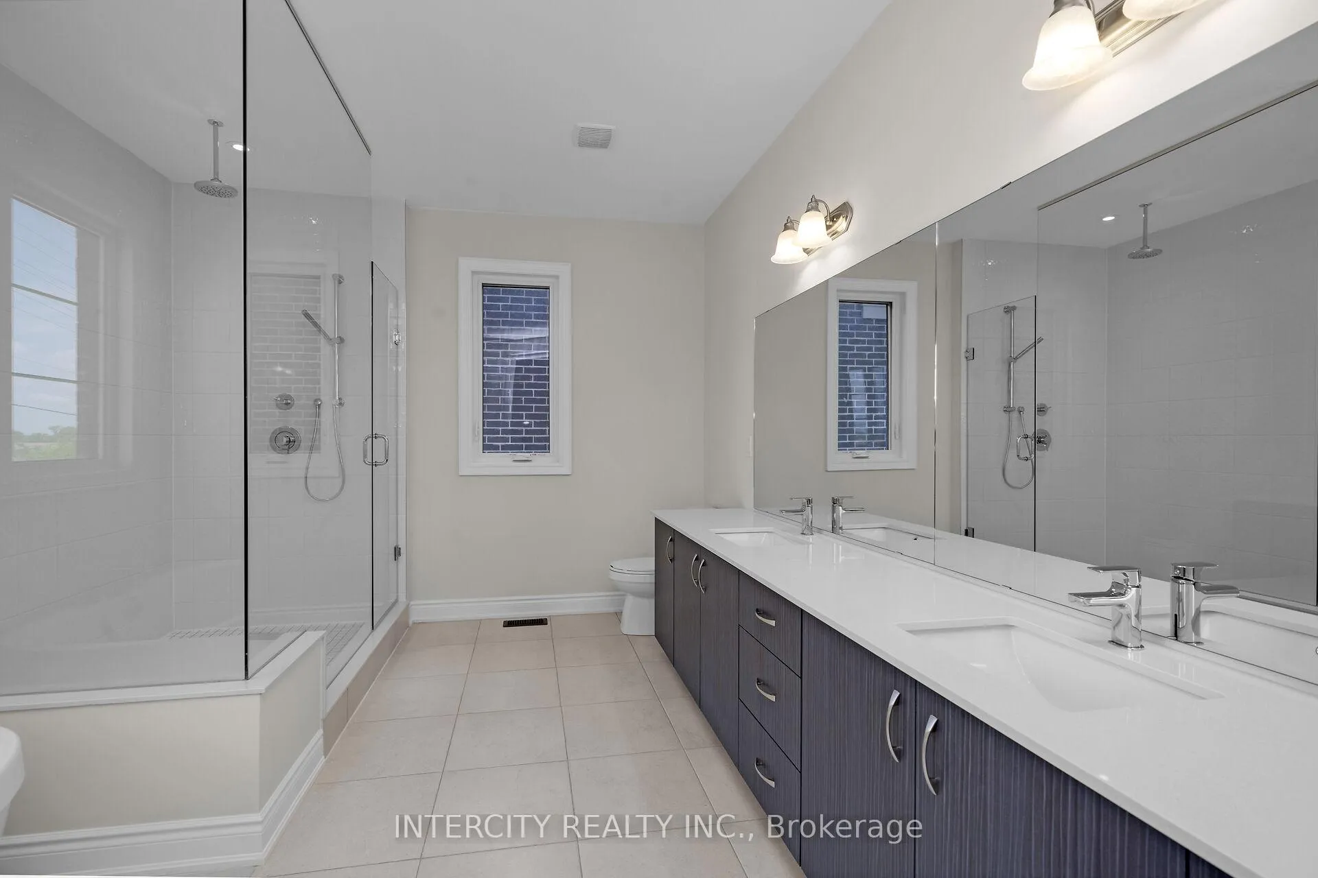 Photo 23 of 85 Terravista Crescent, Vaughan, Kleinburg — HOMEH