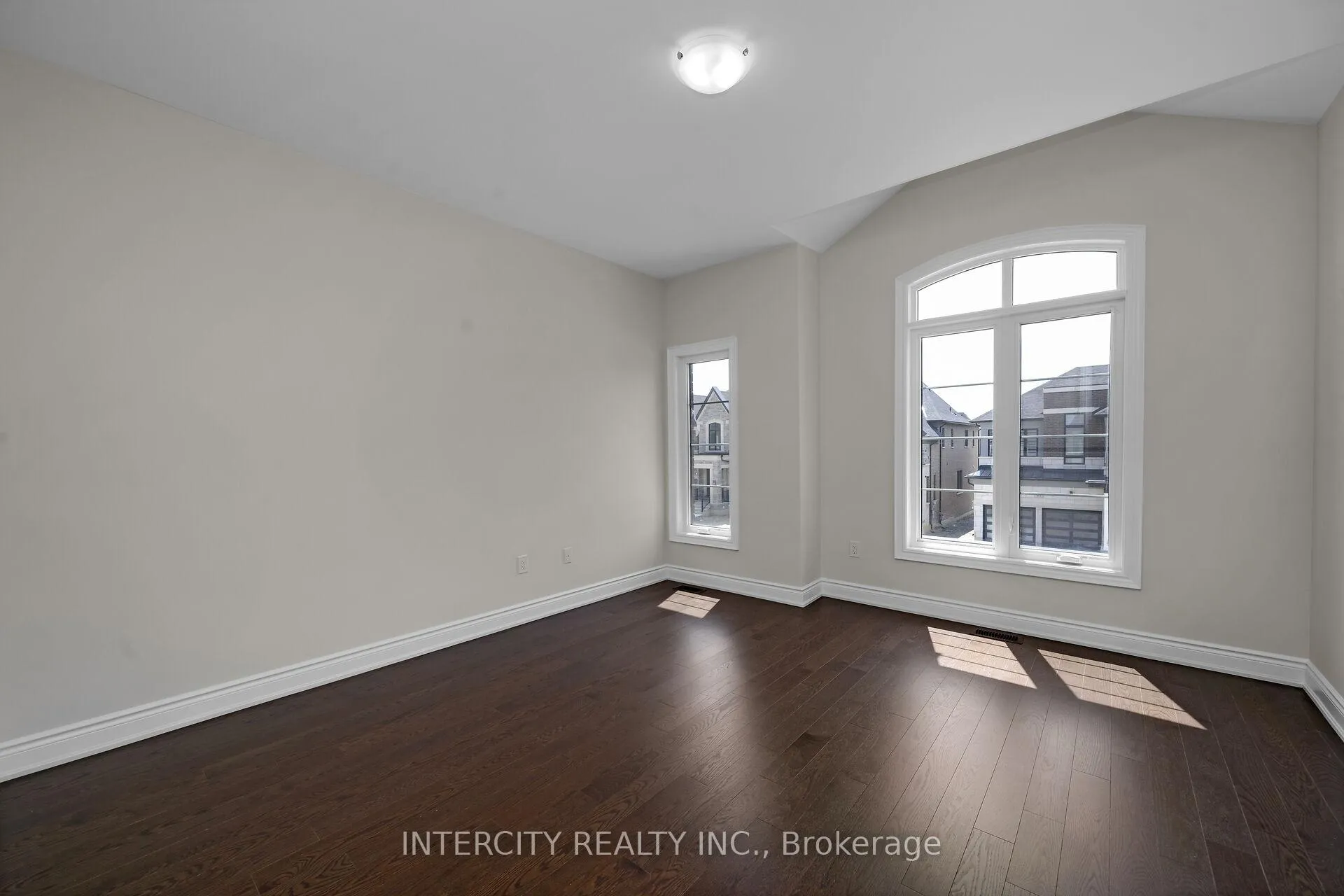 Photo 32 of 85 Terravista Crescent, Vaughan, Kleinburg — HOMEH