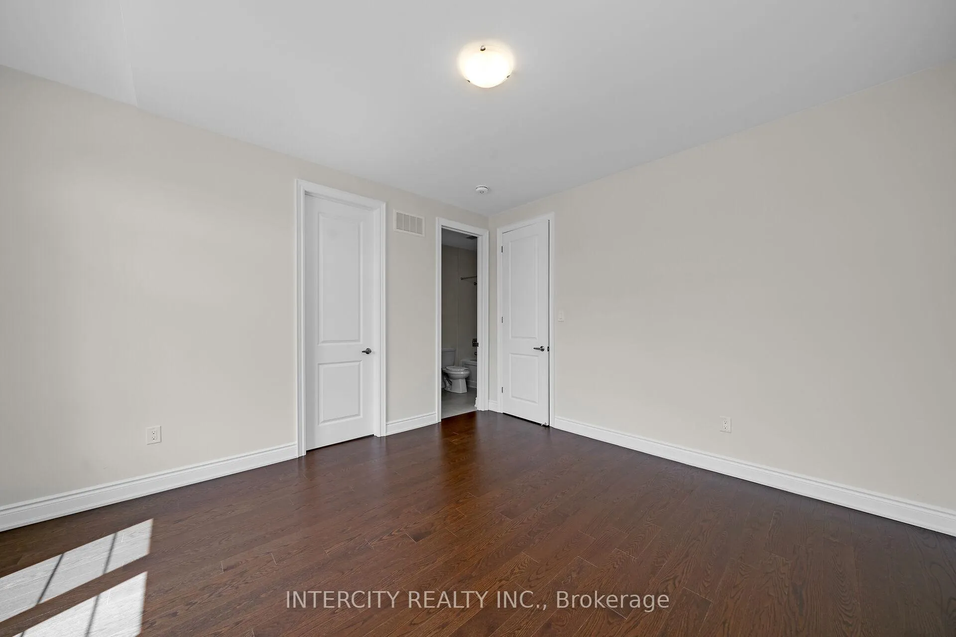 Photo 33 of 85 Terravista Crescent, Vaughan, Kleinburg — HOMEH