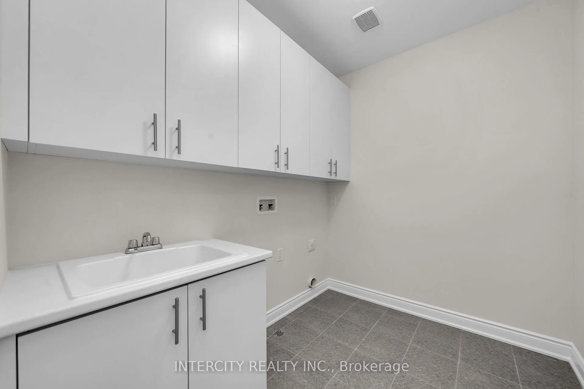 Photo 35 of 85 Terravista Crescent, Vaughan, Kleinburg — HOMEH