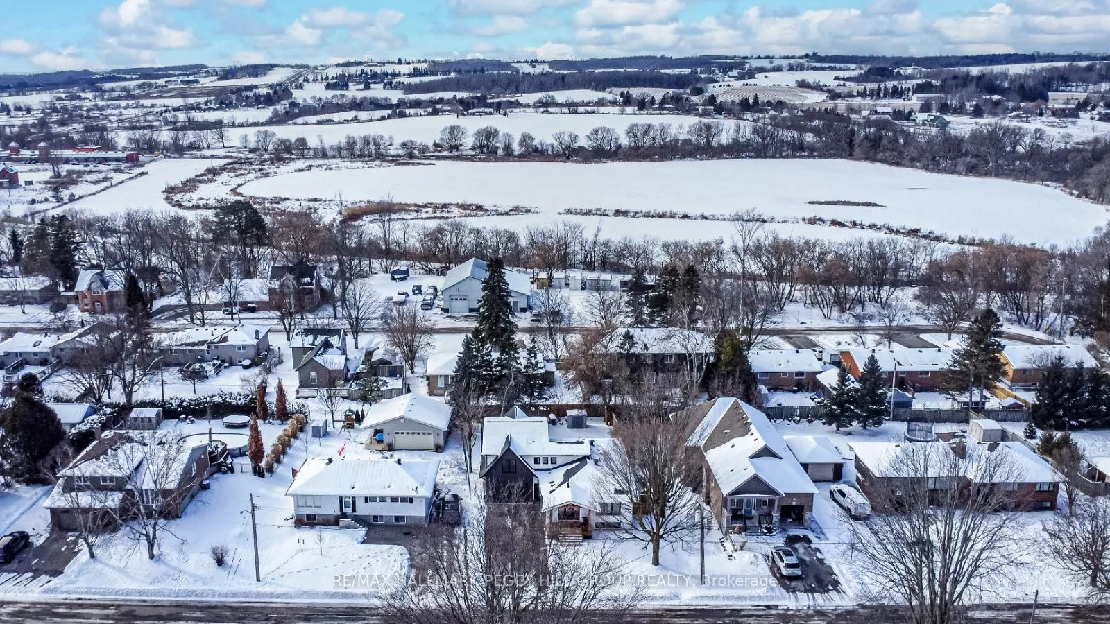 Photo 2 of 12 Centre Street, Innisfil, Cookstown — HOMEH