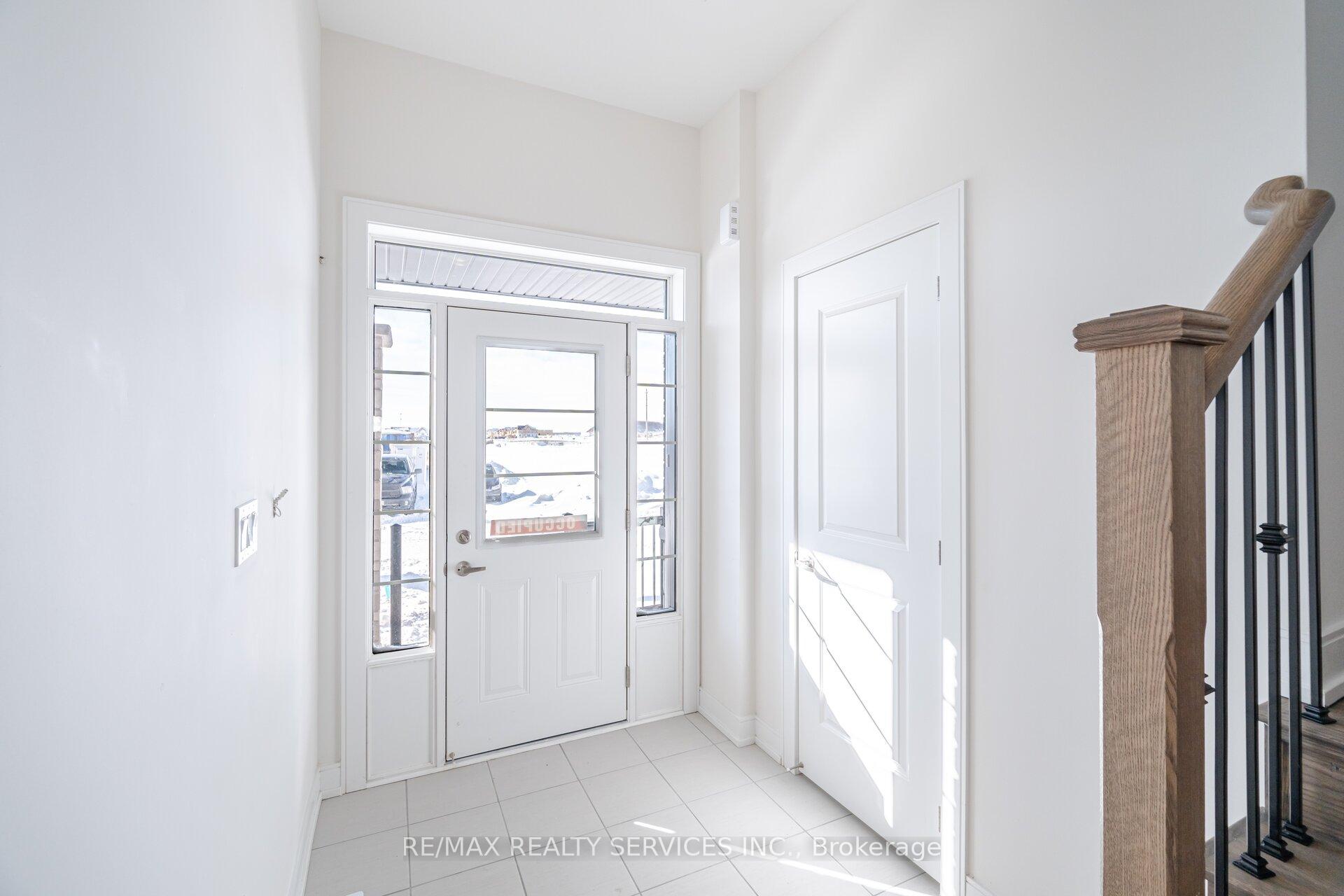 Photo 3 of 141 Henshaw Drive, Kitchener, Mill Courtland Woodside Park — HOMEH