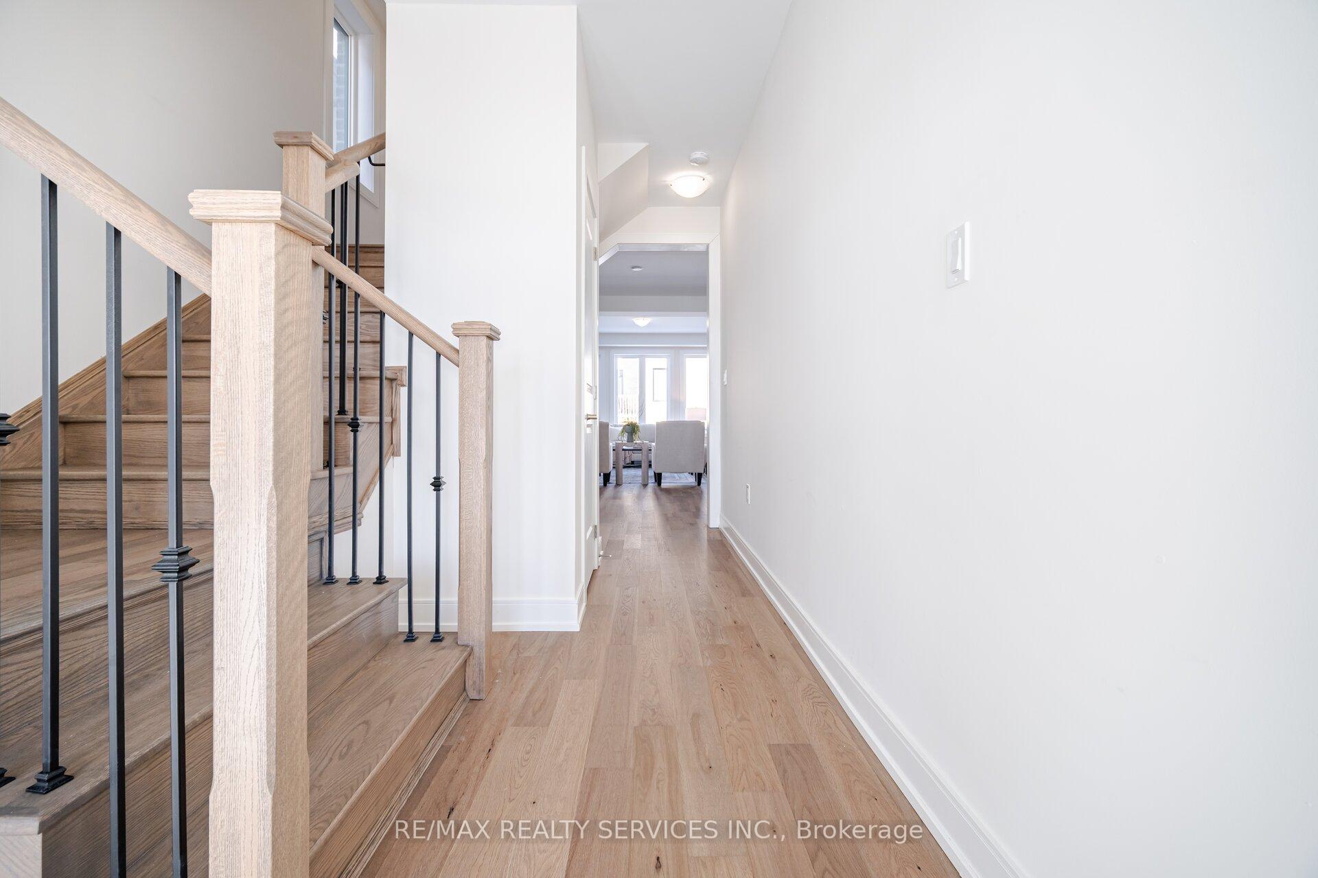 Photo 4 of 141 Henshaw Drive, Kitchener, Mill Courtland Woodside Park — HOMEH