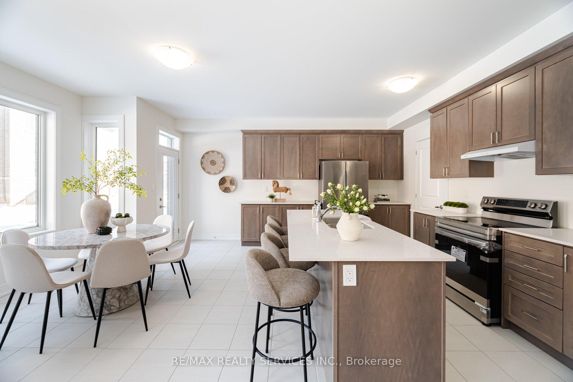 Photo 10 of 141 Henshaw Drive, Kitchener, Mill Courtland Woodside Park — HOMEH