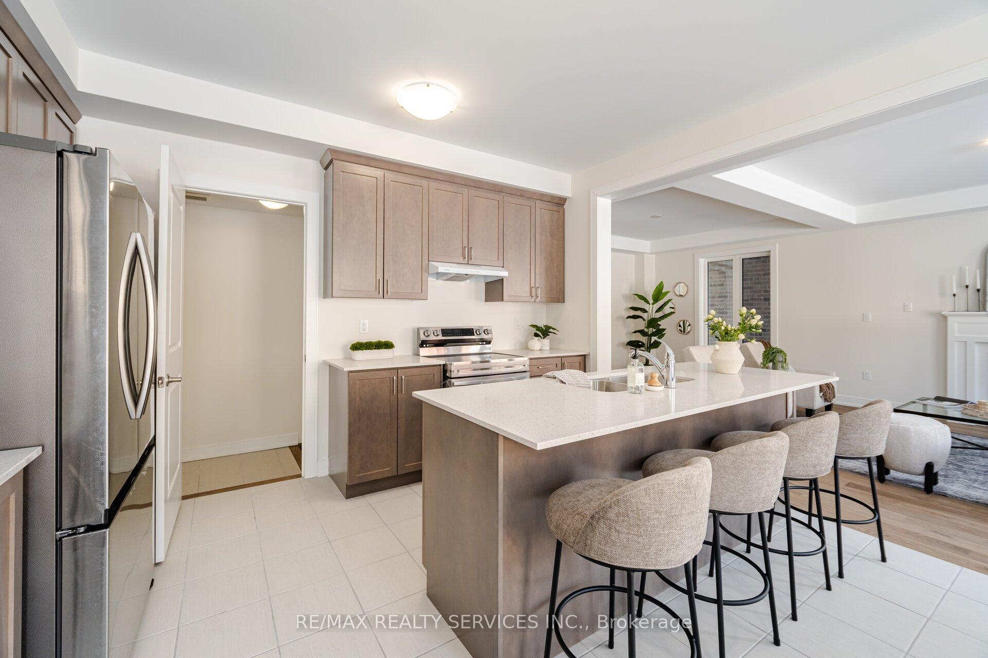 Photo 11 of 141 Henshaw Drive, Kitchener, Mill Courtland Woodside Park — HOMEH