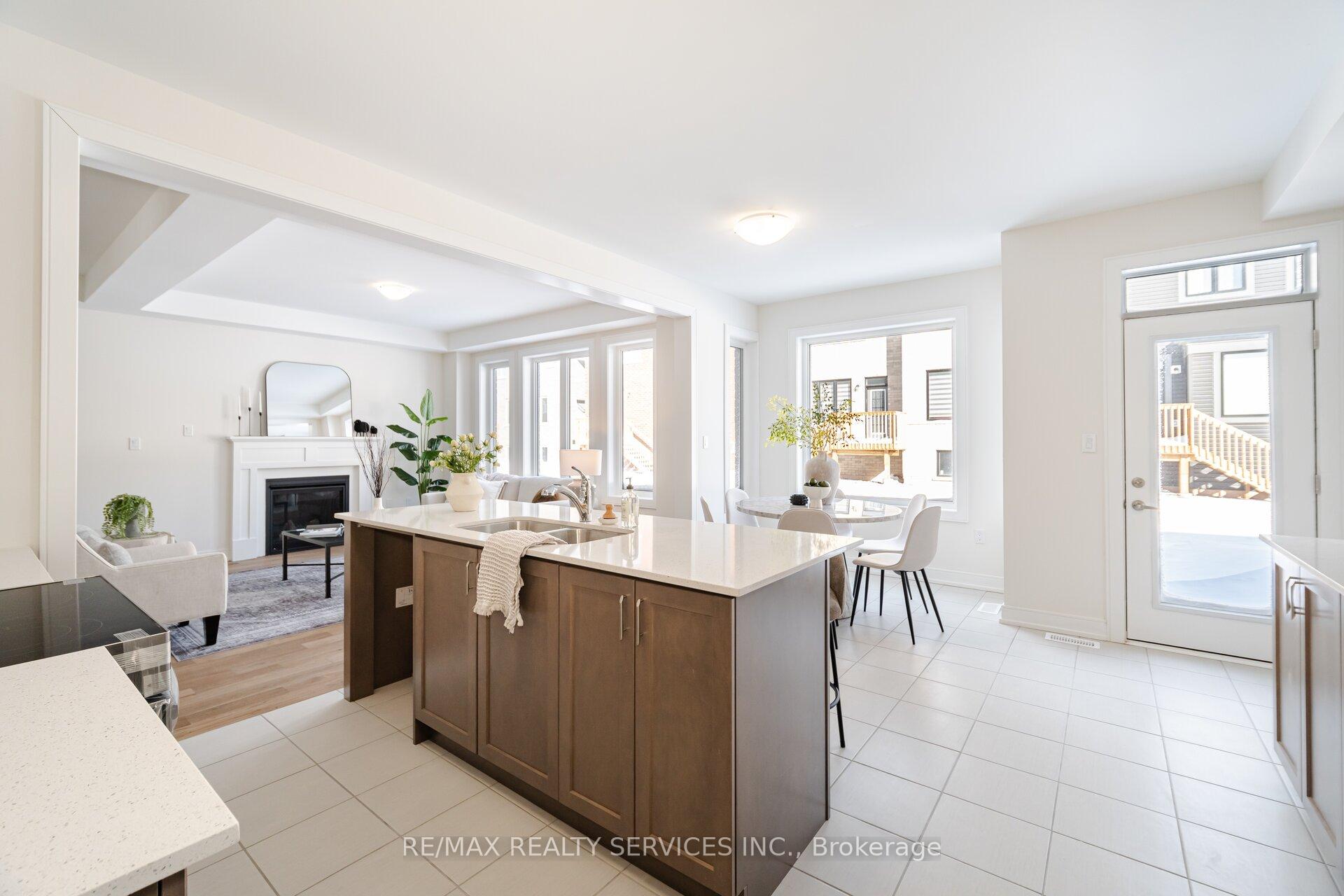 Photo 12 of 141 Henshaw Drive, Kitchener, Mill Courtland Woodside Park — HOMEH