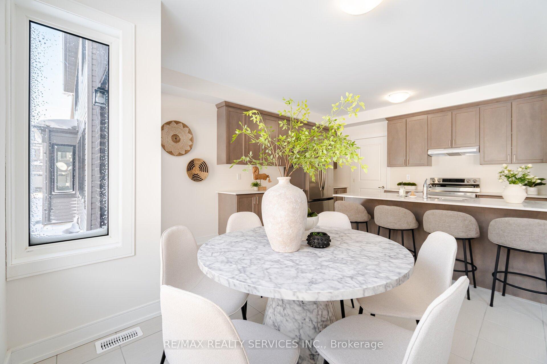 Photo 15 of 141 Henshaw Drive, Kitchener, Mill Courtland Woodside Park — HOMEH