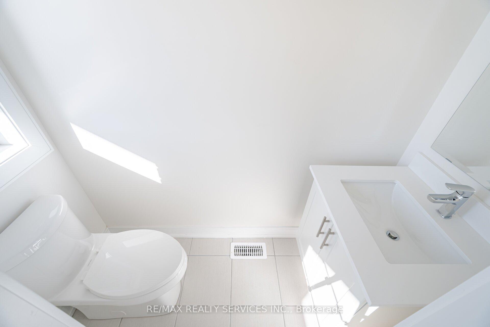Photo 16 of 141 Henshaw Drive, Kitchener, Mill Courtland Woodside Park — HOMEH