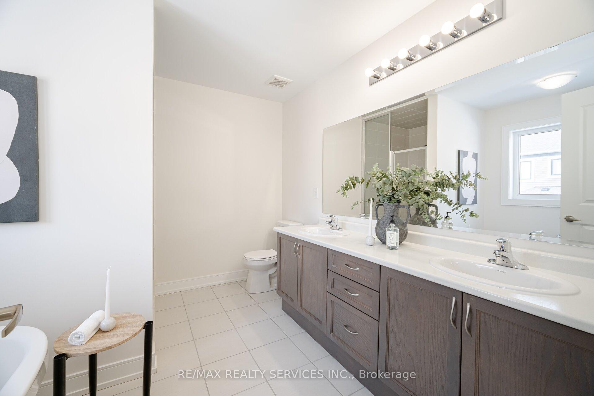 Photo 20 of 141 Henshaw Drive, Kitchener, Mill Courtland Woodside Park — HOMEH