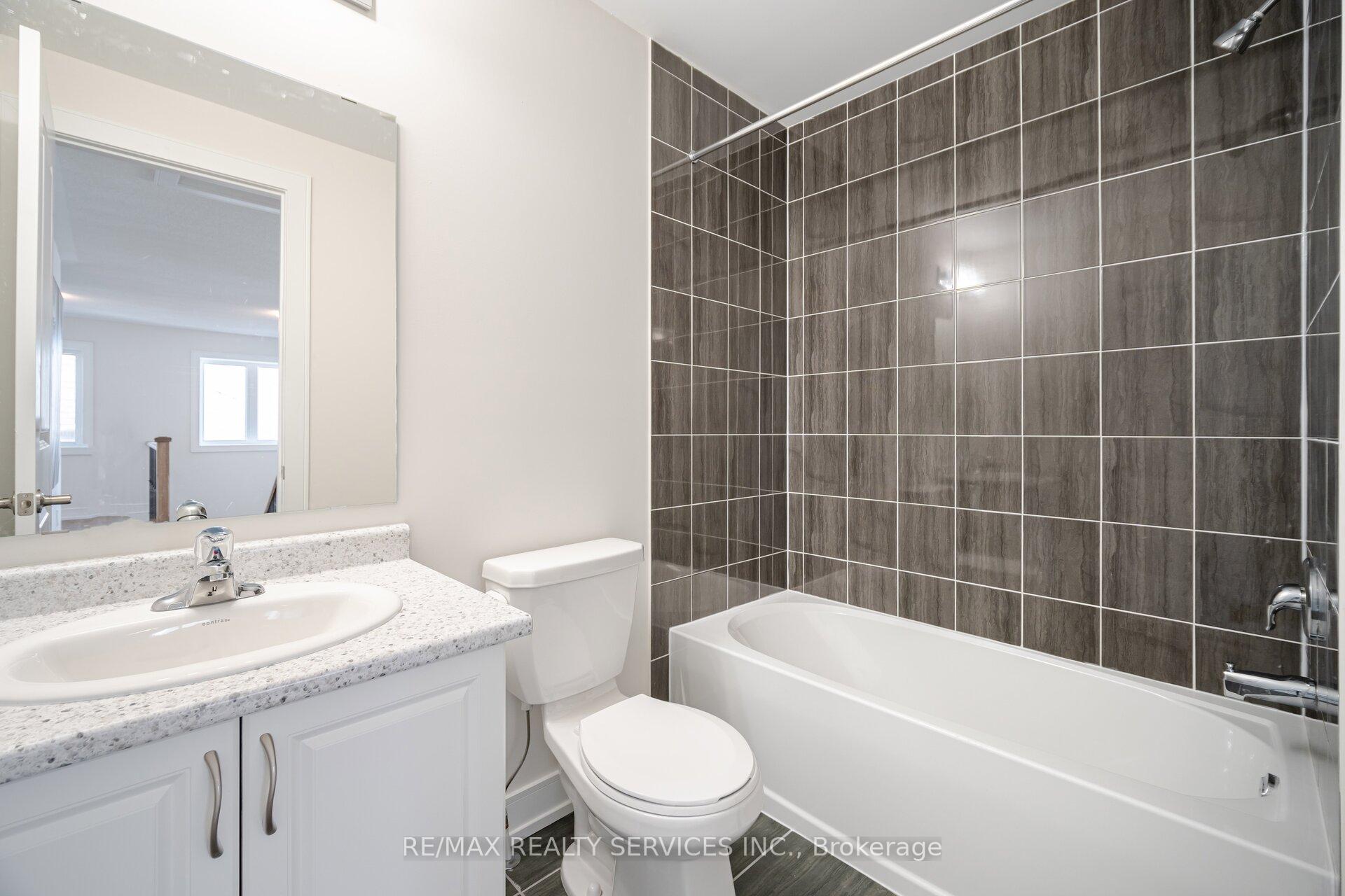 Photo 33 of 141 Henshaw Drive, Kitchener, Mill Courtland Woodside Park — HOMEH