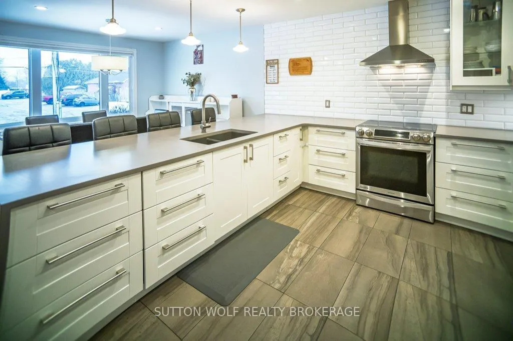 Photo 7 of 358 Drury Lane, Strathroy-Caradoc, NW — HOMEH