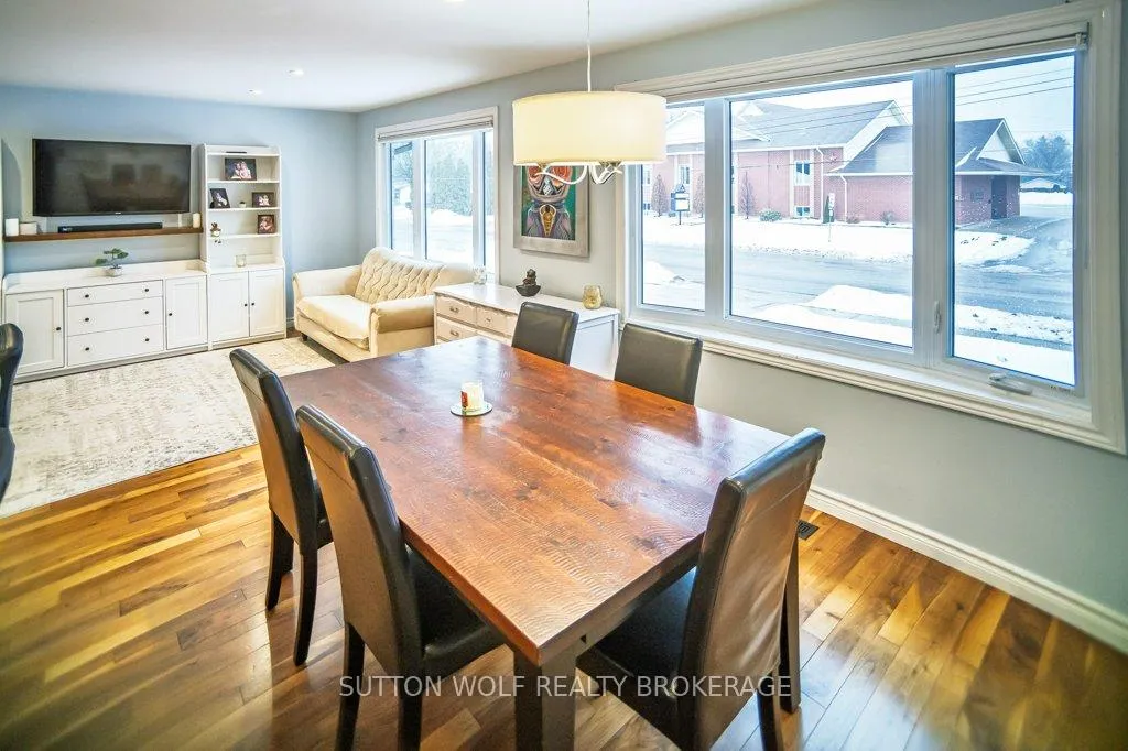 Photo 8 of 358 Drury Lane, Strathroy-Caradoc, NW — HOMEH