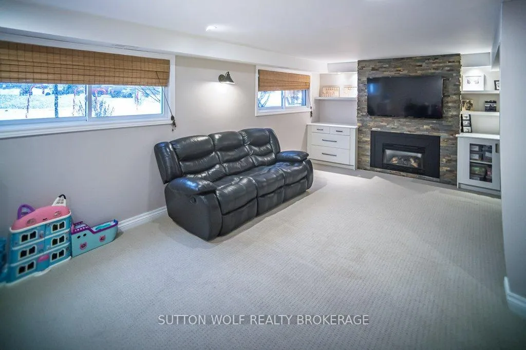 Photo 18 of 358 Drury Lane, Strathroy-Caradoc, NW — HOMEH