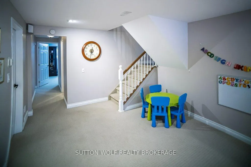 Photo 20 of 358 Drury Lane, Strathroy-Caradoc, NW — HOMEH