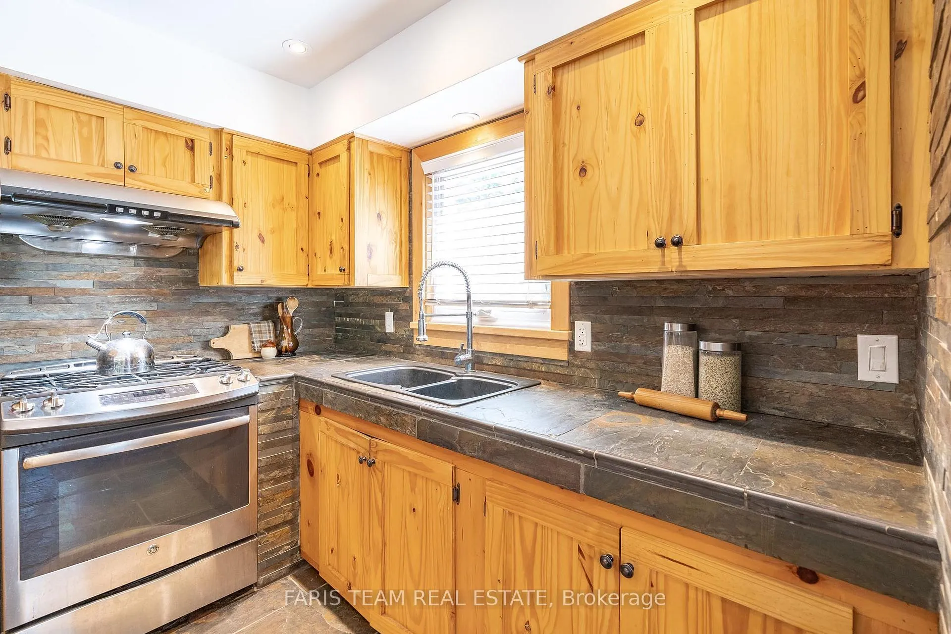 Photo 6 of 774 Lafontaine Road W, Tiny, Rural Tiny — HOMEH