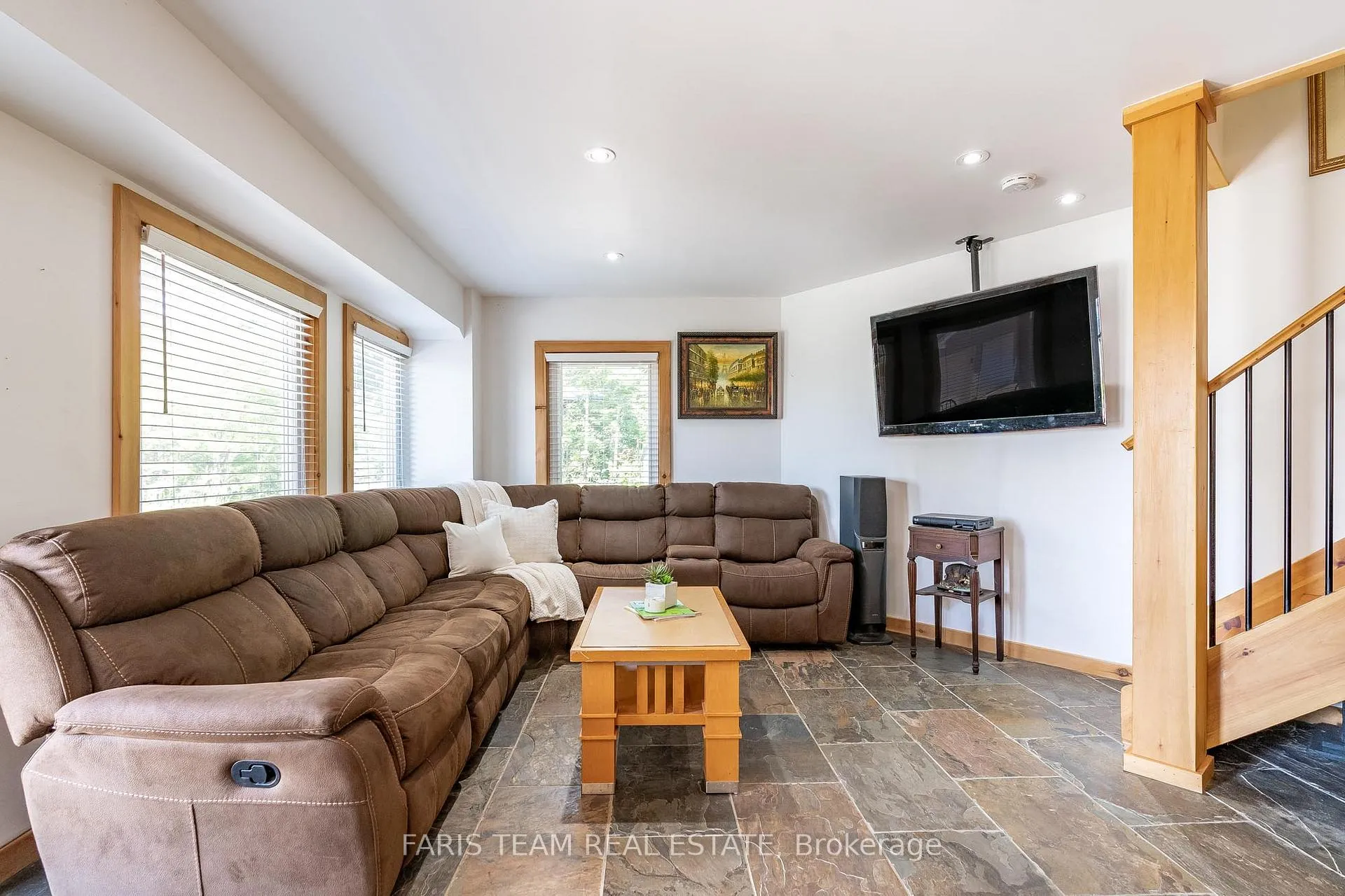 Photo 8 of 774 Lafontaine Road W, Tiny, Rural Tiny — HOMEH