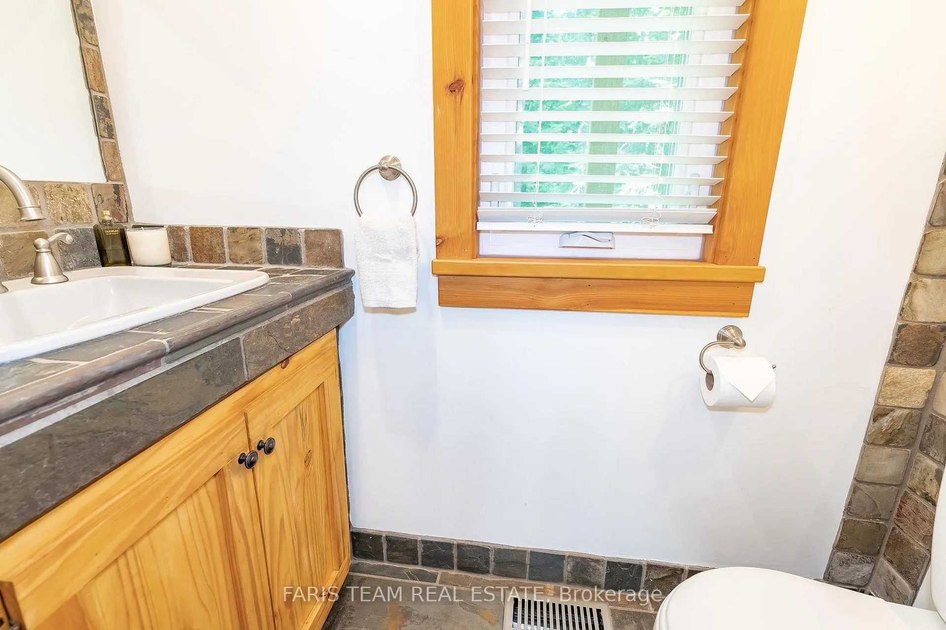 Photo 10 of 774 Lafontaine Road W, Tiny, Rural Tiny — HOMEH
