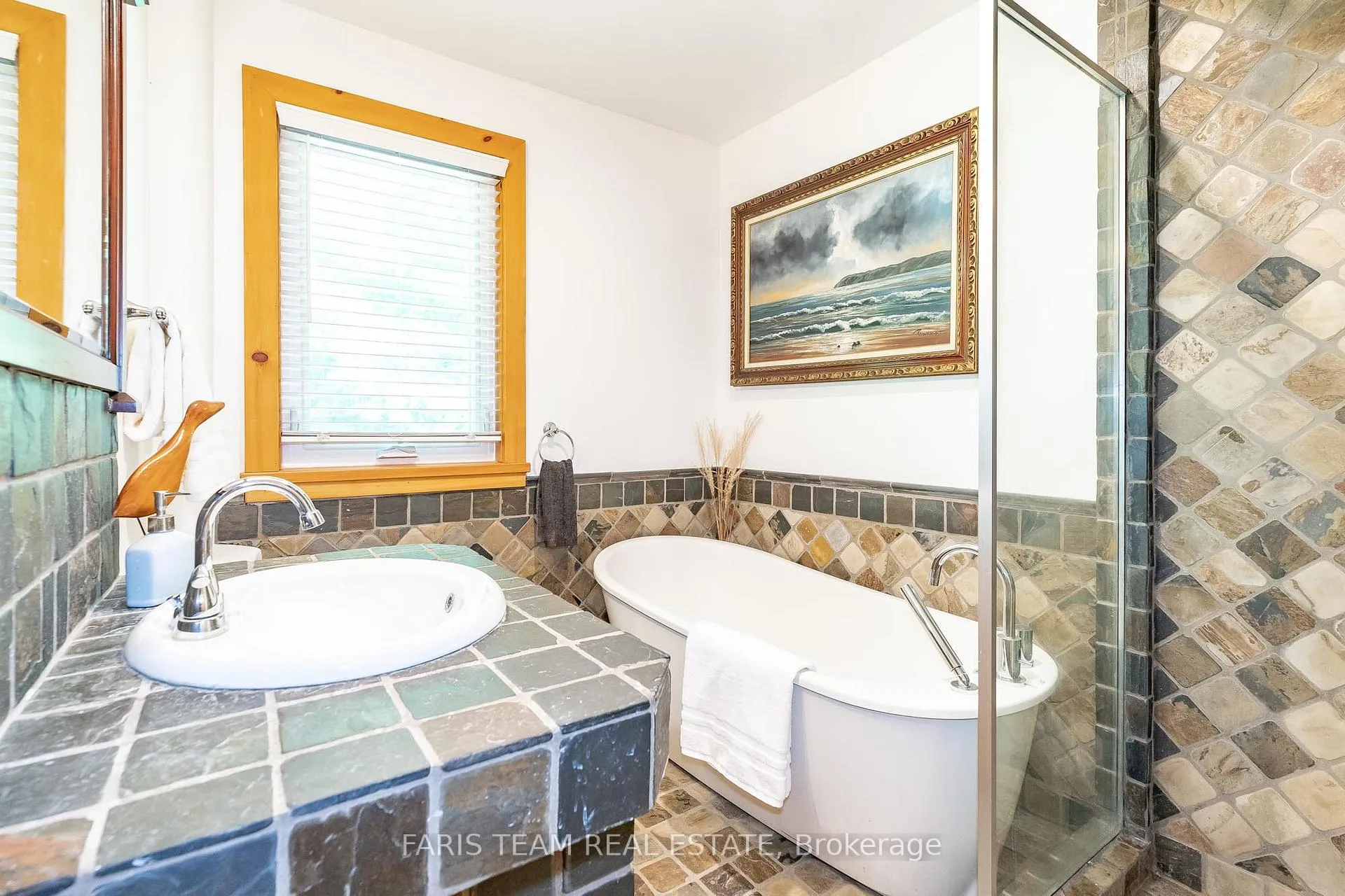 Photo 15 of 774 Lafontaine Road W, Tiny, Rural Tiny — HOMEH