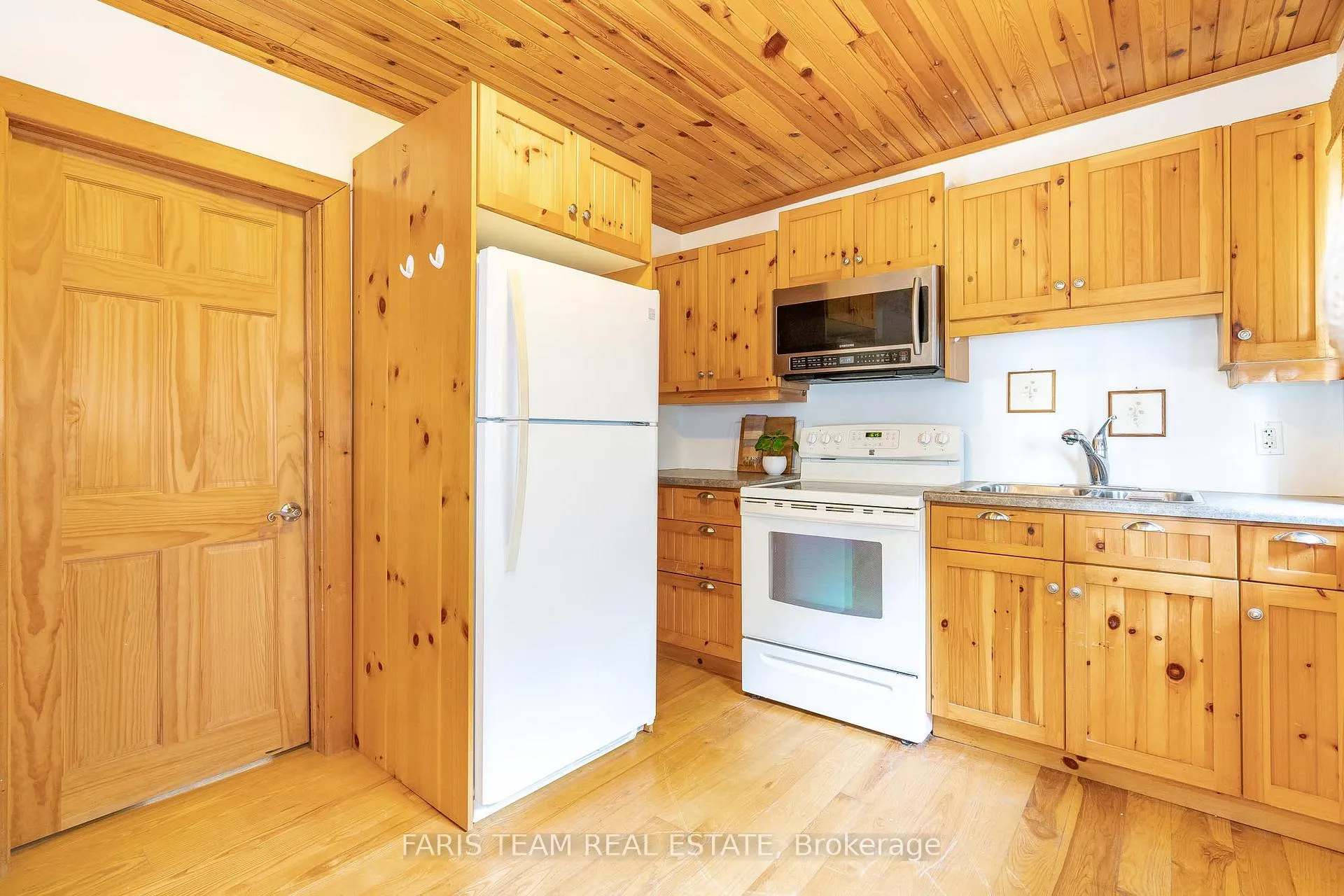 Photo 19 of 774 Lafontaine Road W, Tiny, Rural Tiny — HOMEH