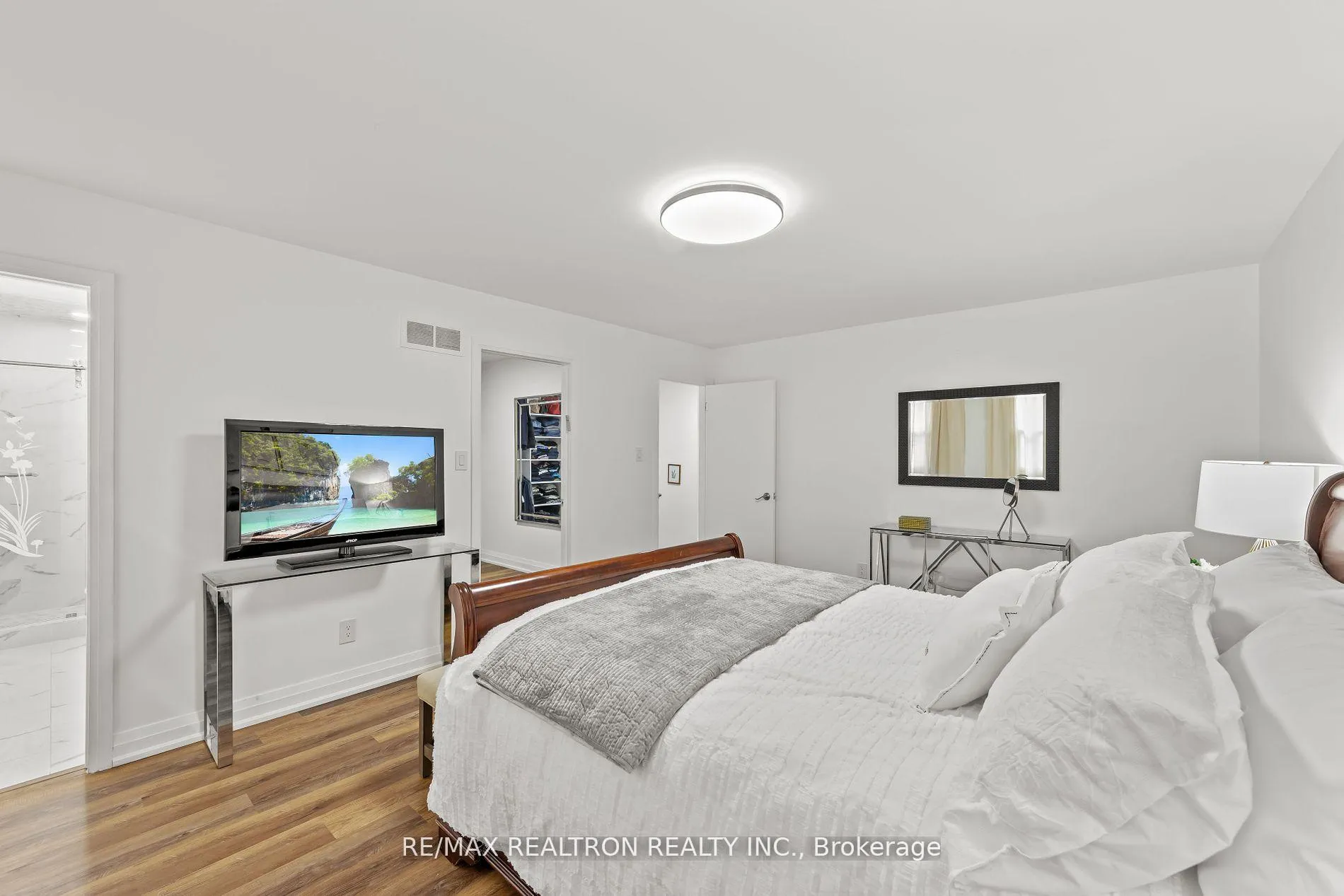 Photo 21 of 14 Mortimer Court, Vaughan, Crestwood-Springfarm-Yorkhill — HOMEH