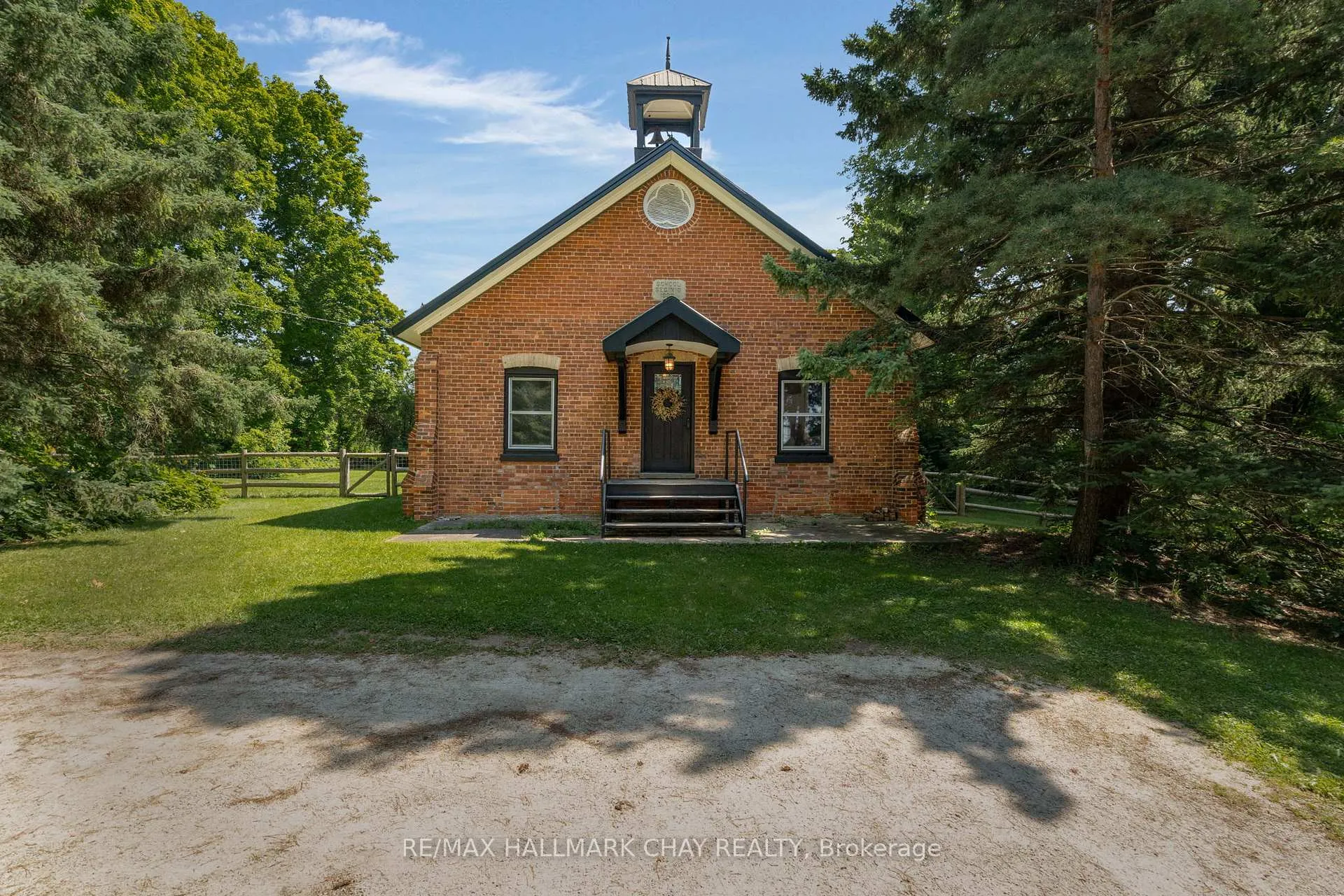Photo 1 of 2583 County Road 42, Clearview, Stayner — HOMEH