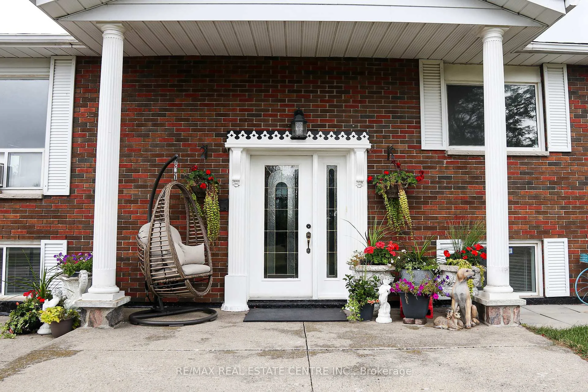 Photo 3 of 2 Kingsland Avenue, Mulmur, Rural Mulmur — HOMEH