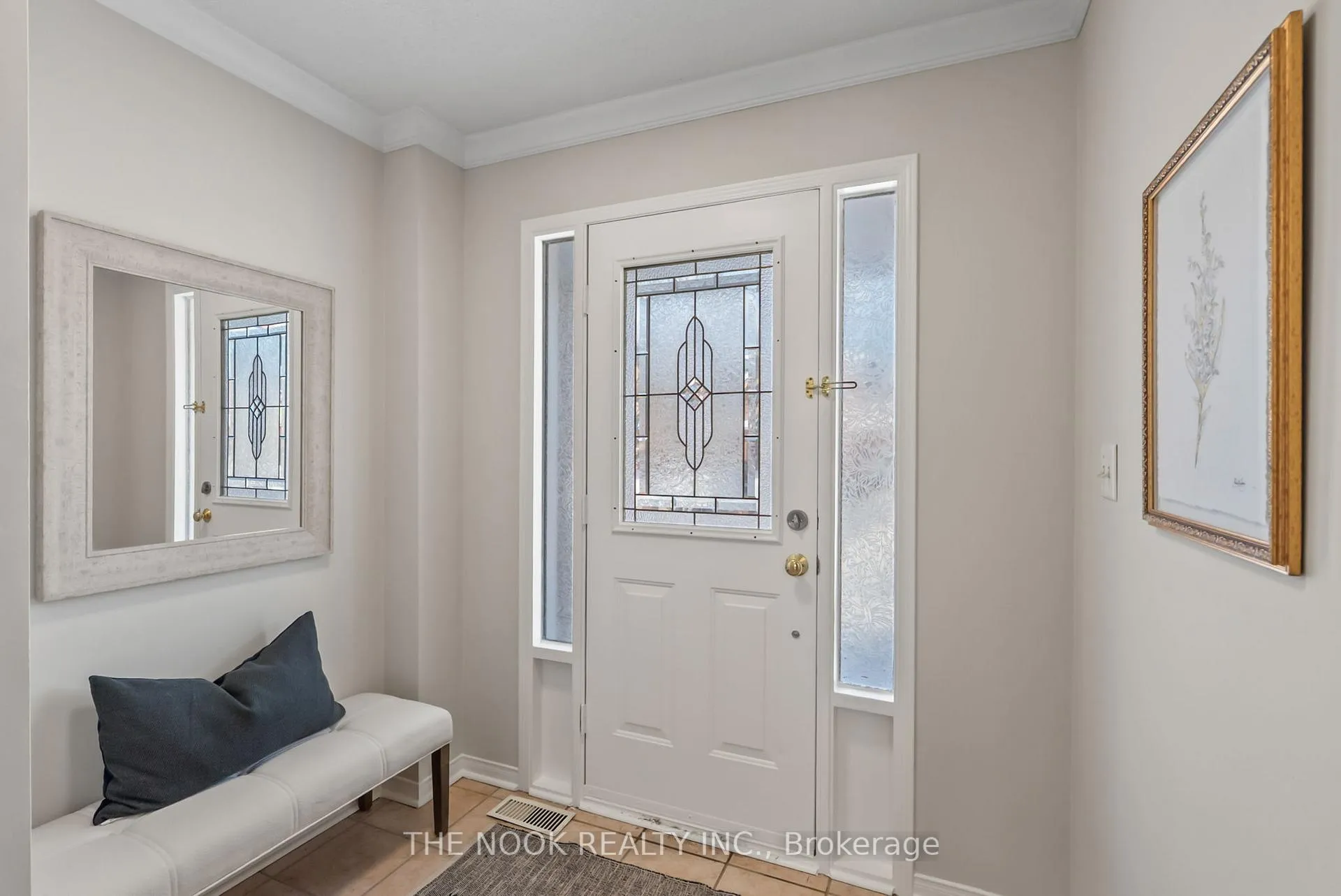 Photo 3 of 35 Wilkins Crescent, Clarington, Courtice — HOMEH