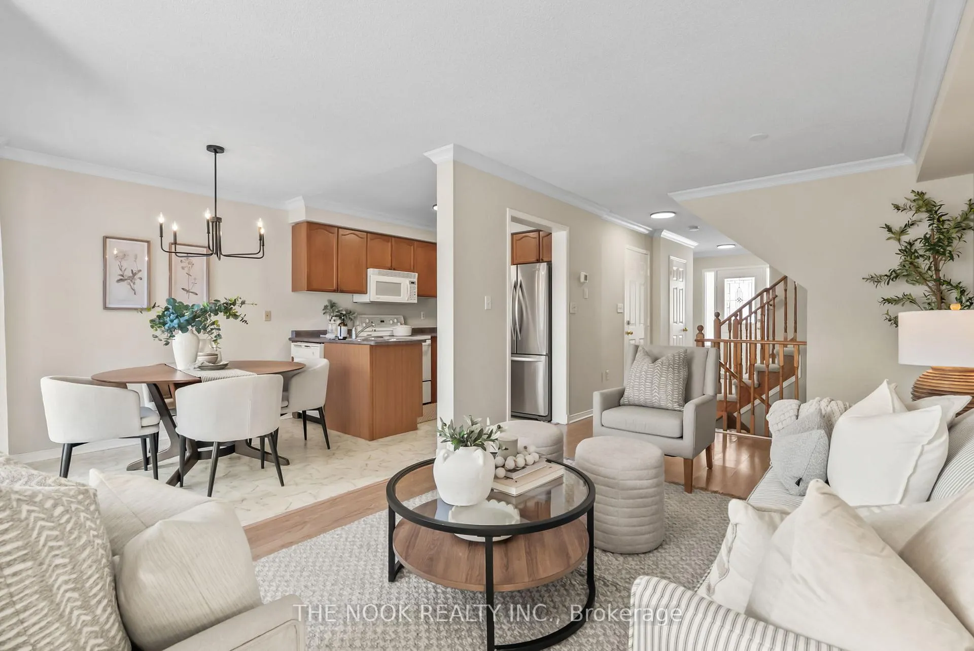 Photo 10 of 35 Wilkins Crescent, Clarington, Courtice — HOMEH