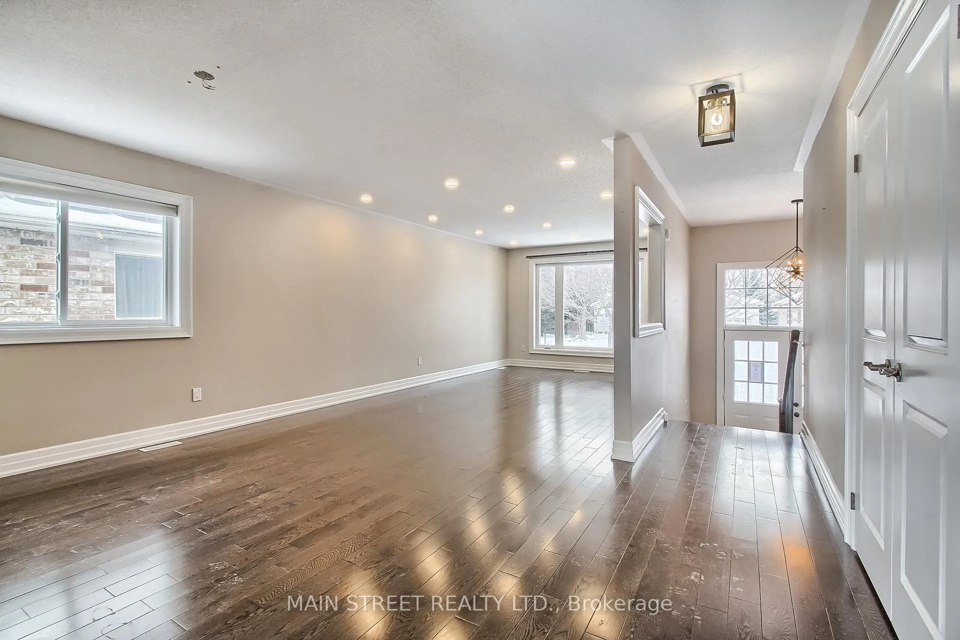 Photo 6 of 128 Emms Drive, Barrie, Holly — HOMEH
