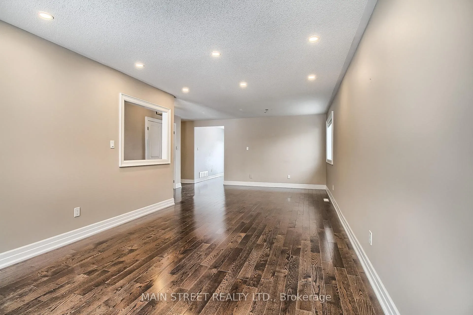 Photo 8 of 128 Emms Drive, Barrie, Holly — HOMEH