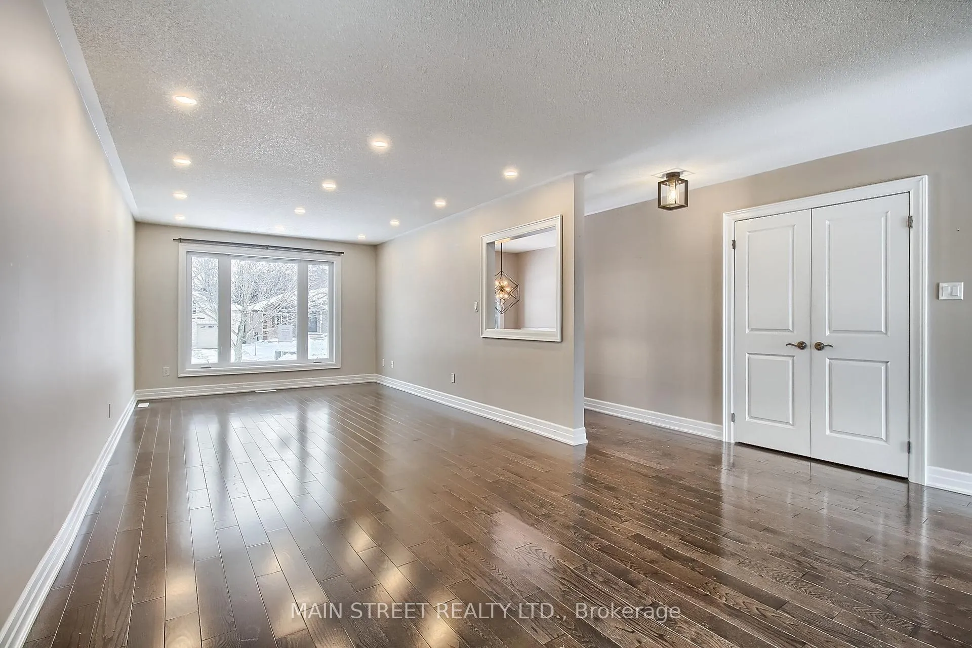 Photo 10 of 128 Emms Drive, Barrie, Holly — HOMEH