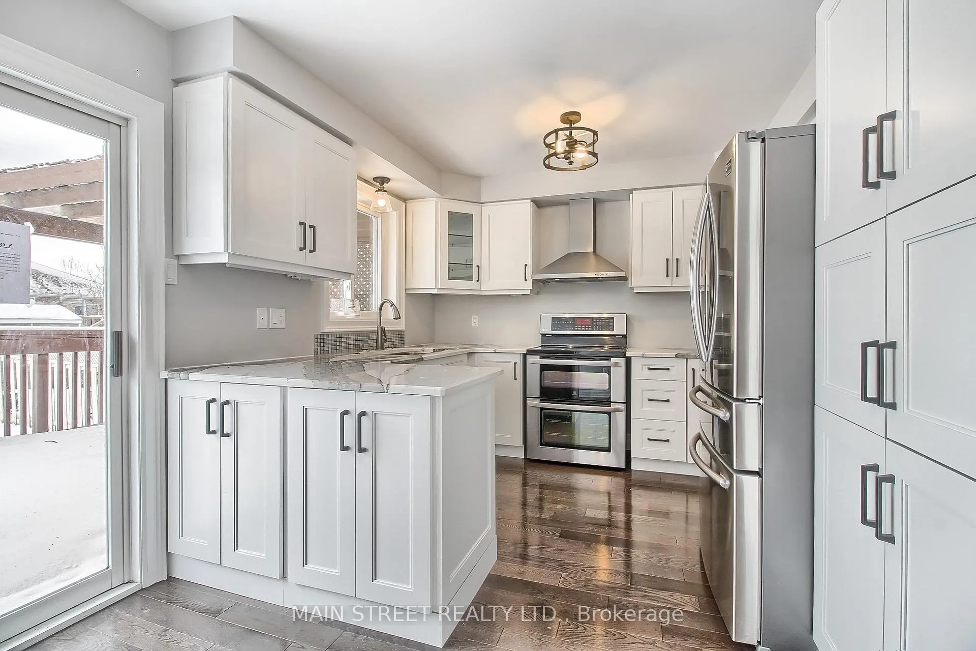 Photo 11 of 128 Emms Drive, Barrie, Holly — HOMEH