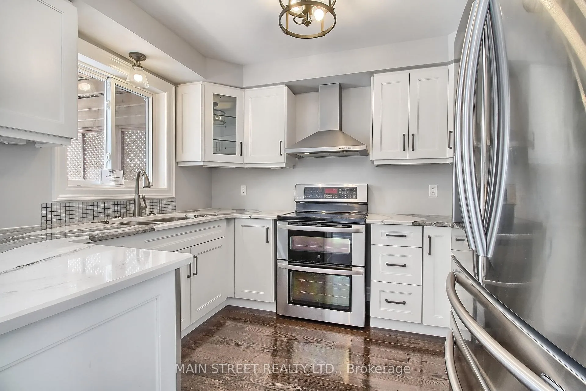Photo 12 of 128 Emms Drive, Barrie, Holly — HOMEH