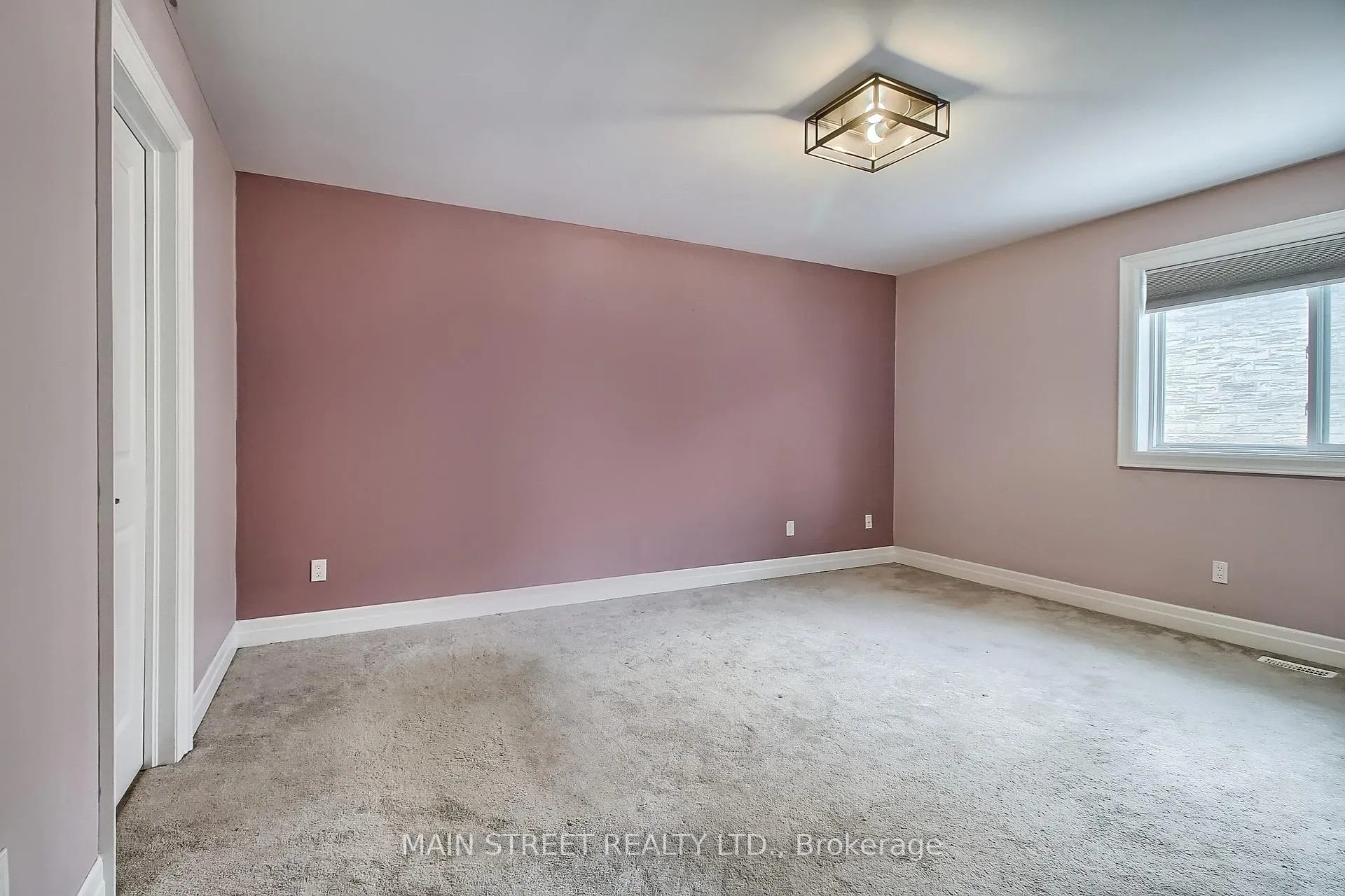 Photo 16 of 128 Emms Drive, Barrie, Holly — HOMEH