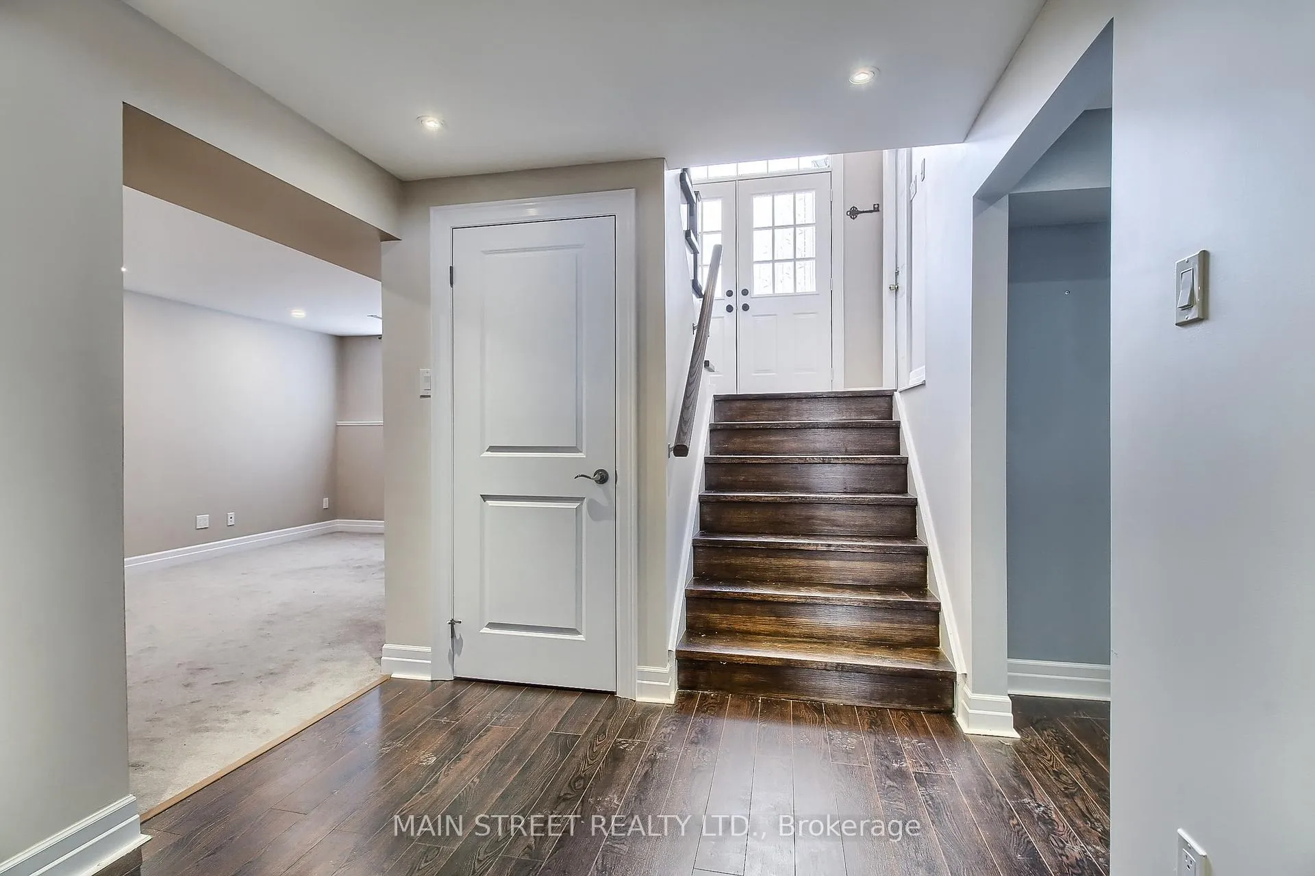 Photo 22 of 128 Emms Drive, Barrie, Holly — HOMEH
