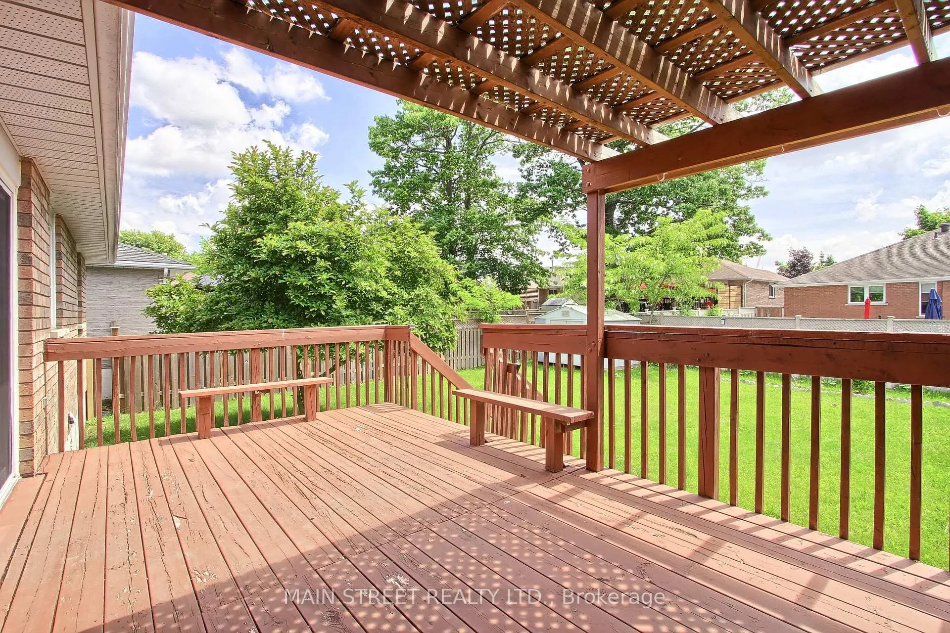 Photo 30 of 128 Emms Drive, Barrie, Holly — HOMEH