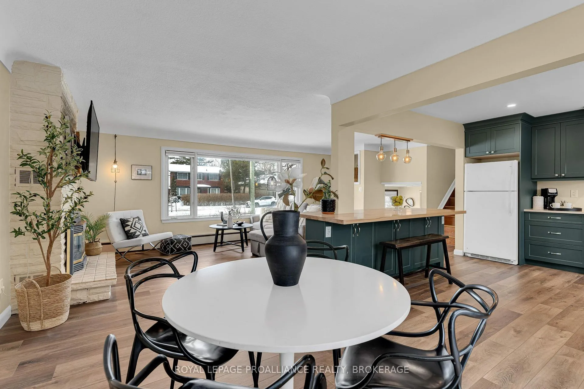 Photo 6 of 10 Crerar Boulevard, Kingston, City Southwest — HOMEH